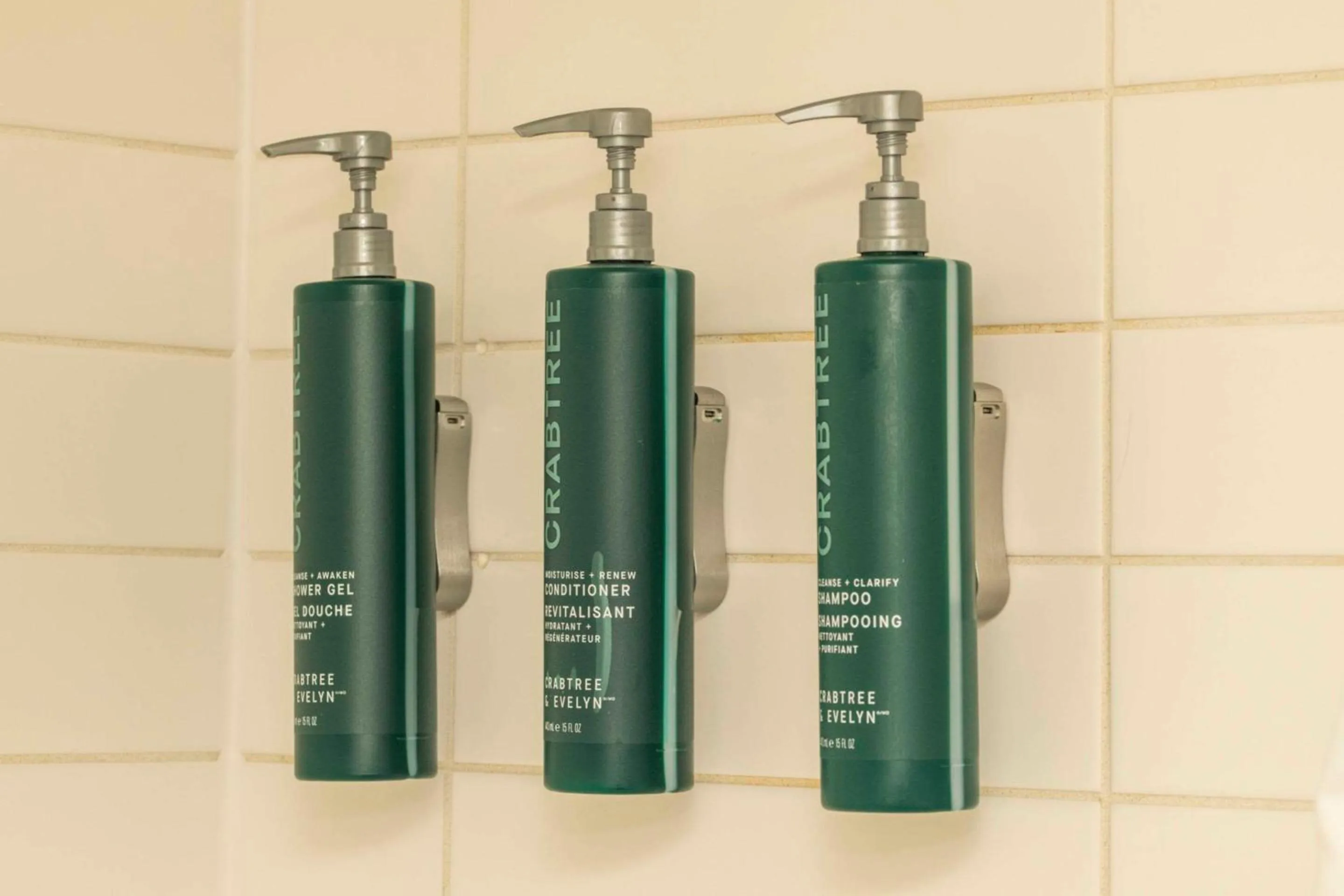 Bedroom in Chateau Cartier Hotel & Resort, an Ascend Collection Resort