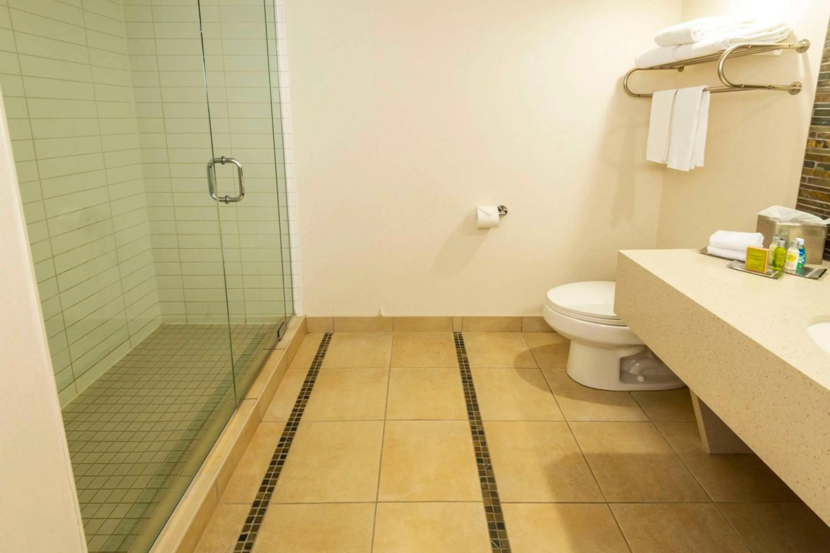 Bedroom in Chateau Cartier Hotel & Resort, an Ascend Collection Resort