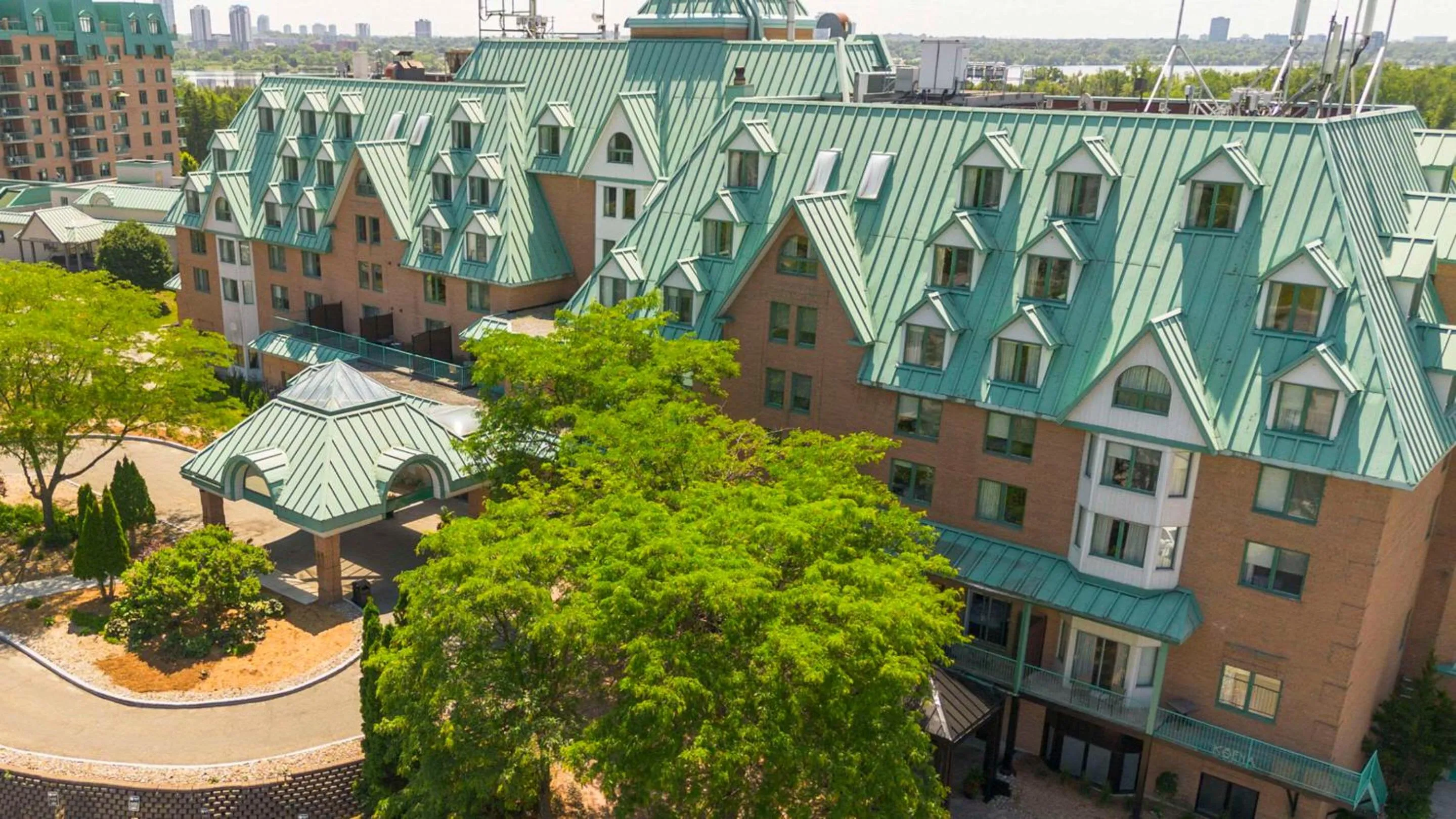 Property building in Chateau Cartier Hotel & Resort, an Ascend Collection Resort