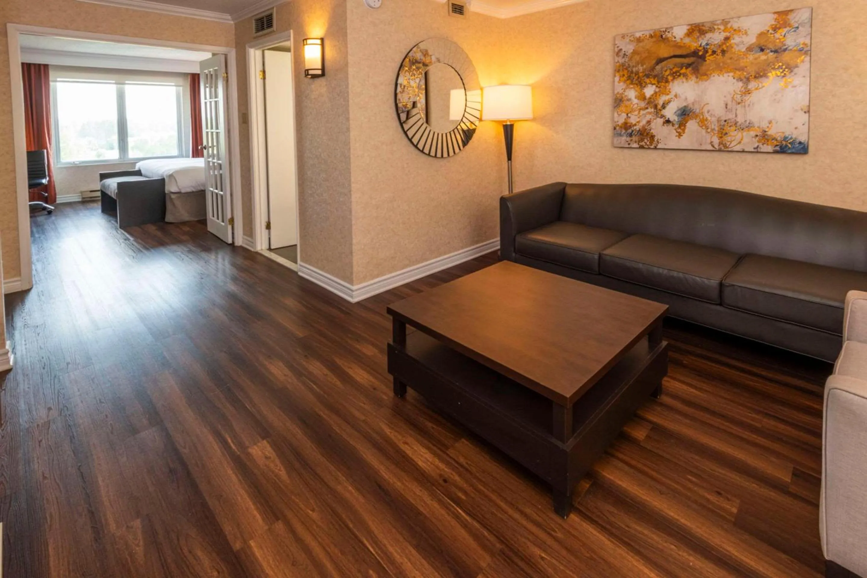 Bedroom in Chateau Cartier Hotel & Resort, an Ascend Collection Resort