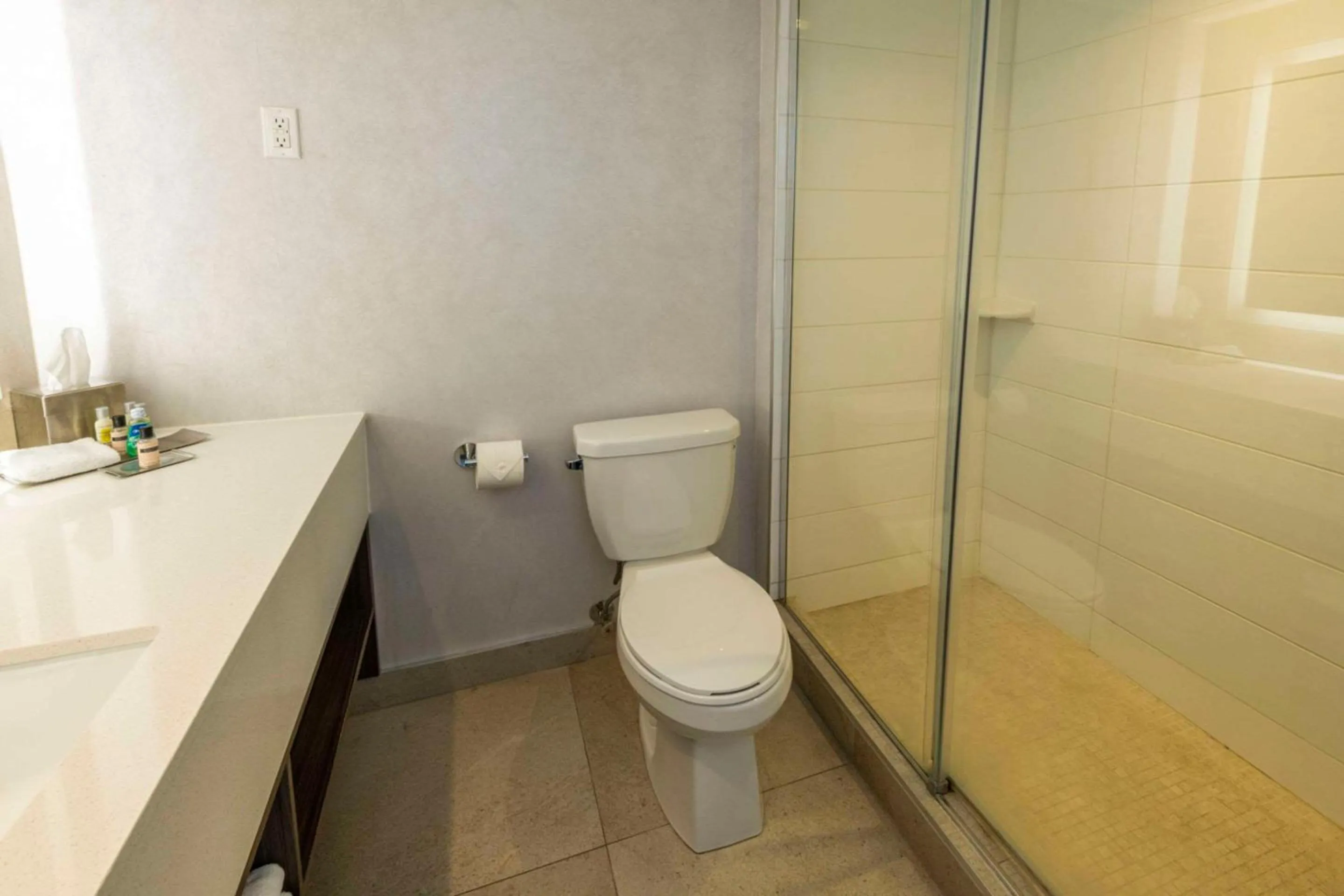 Bedroom in Chateau Cartier Hotel & Resort, an Ascend Collection Resort