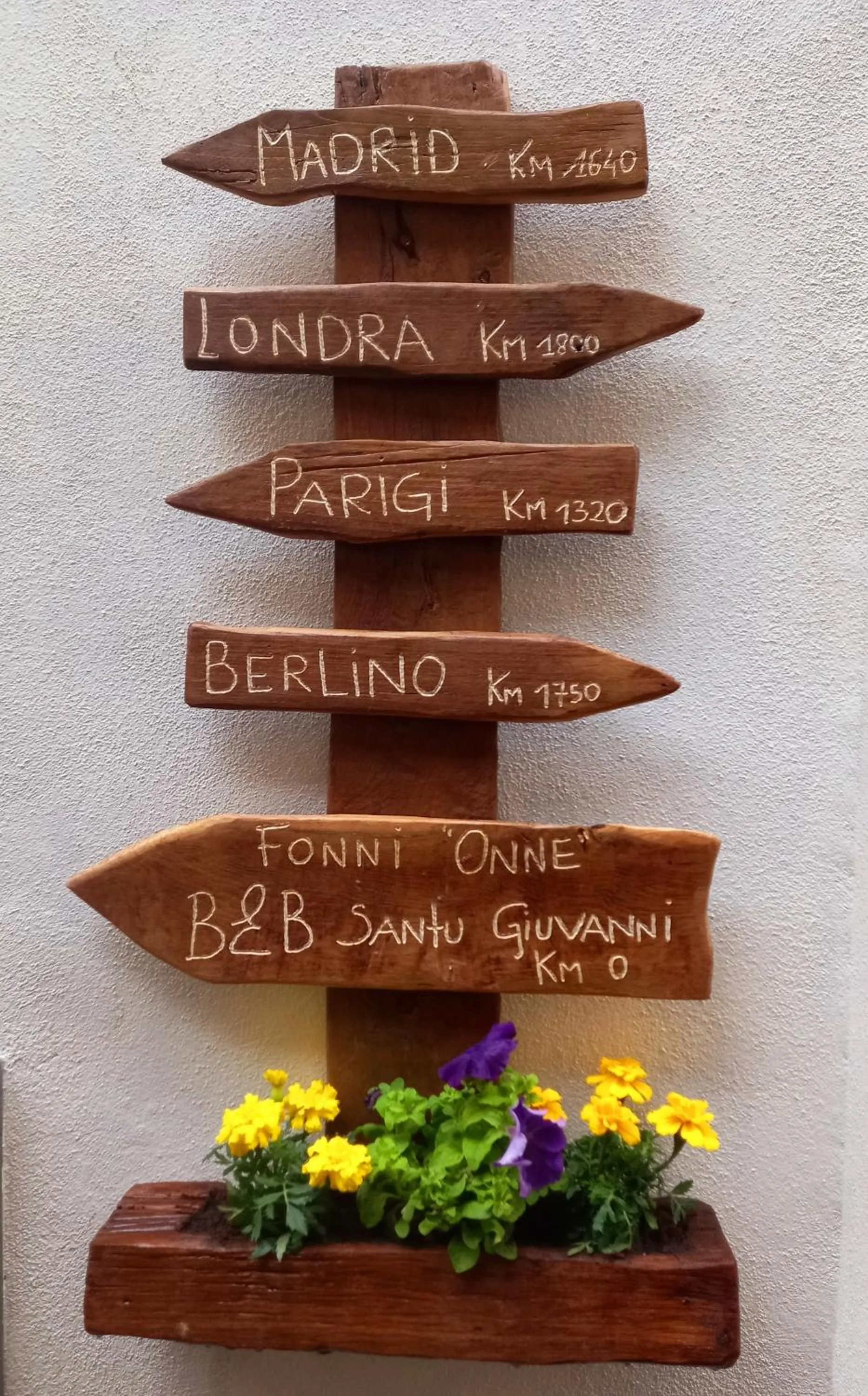 B&B Santu Giuvanni "Un tuffo nel passato Fonnese"