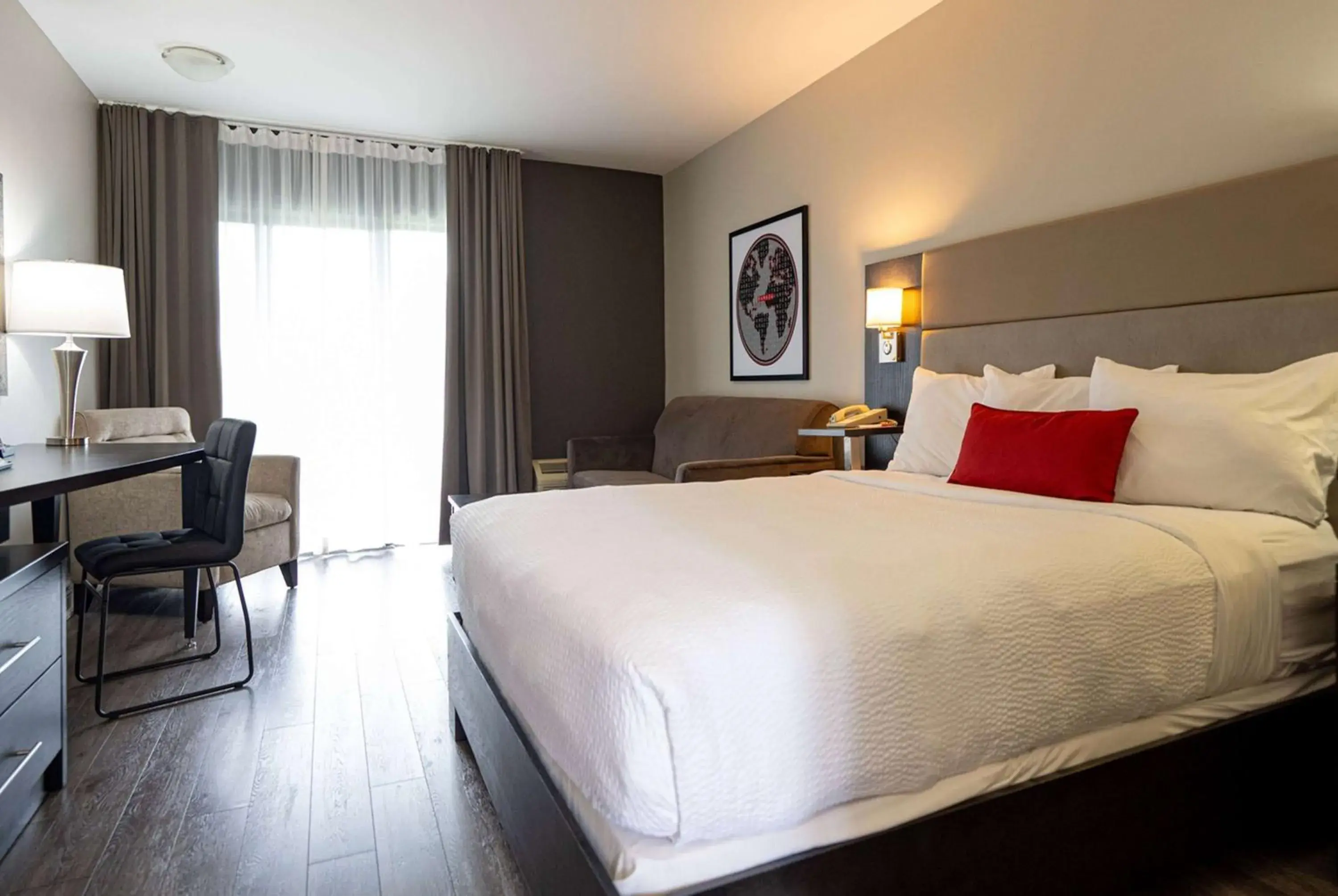 1 Queen Bed, Deluxe Room, Water Front, Non-Smoking in Ramada by Wyndham Ottawa On The Rideau 1 Queen Bed, Deluxe Room, Water Front, Non-Smoking in Ramada by Wyndham Ottawa On The Rideau