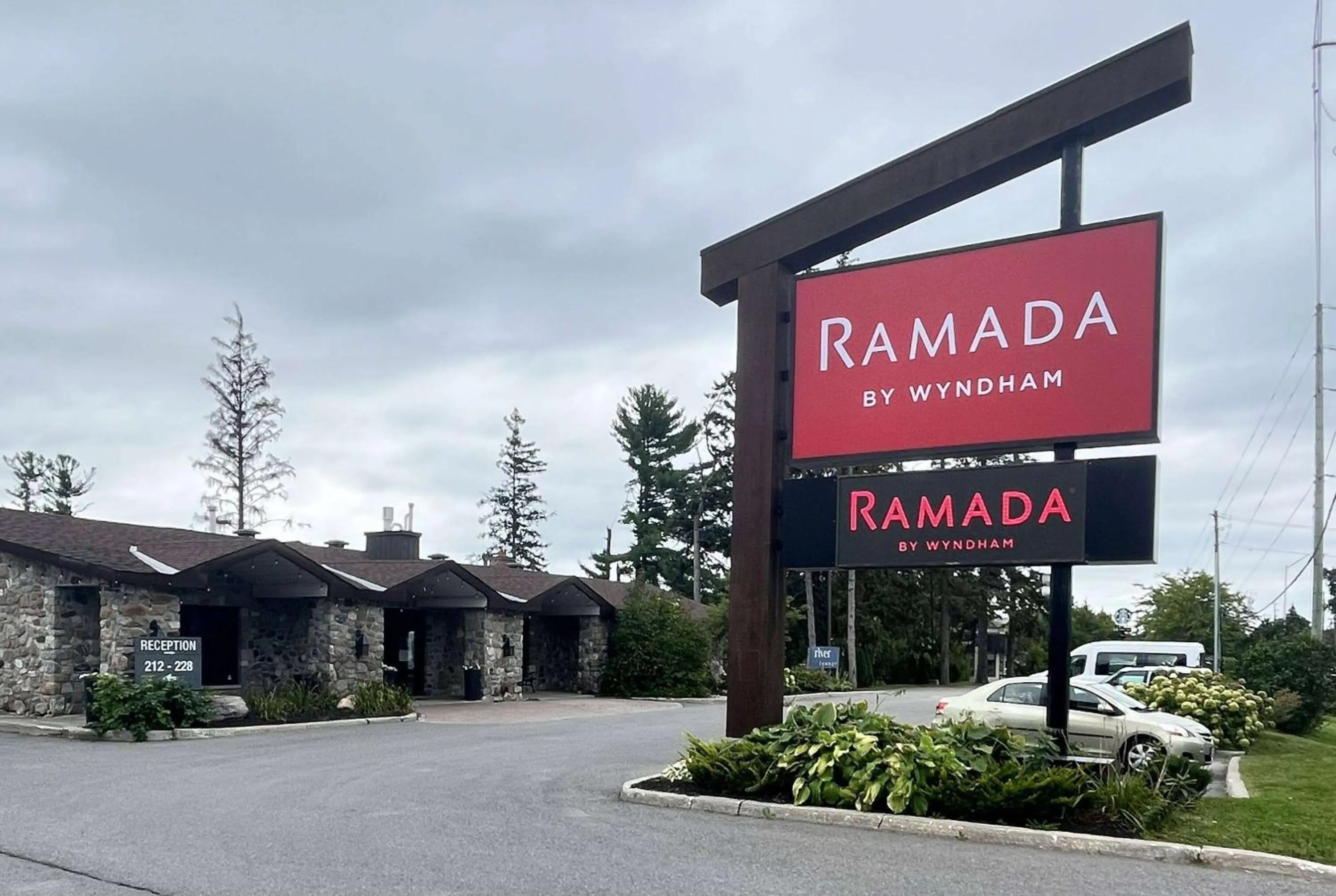 Property building in Ramada by Wyndham Ottawa On The Rideau