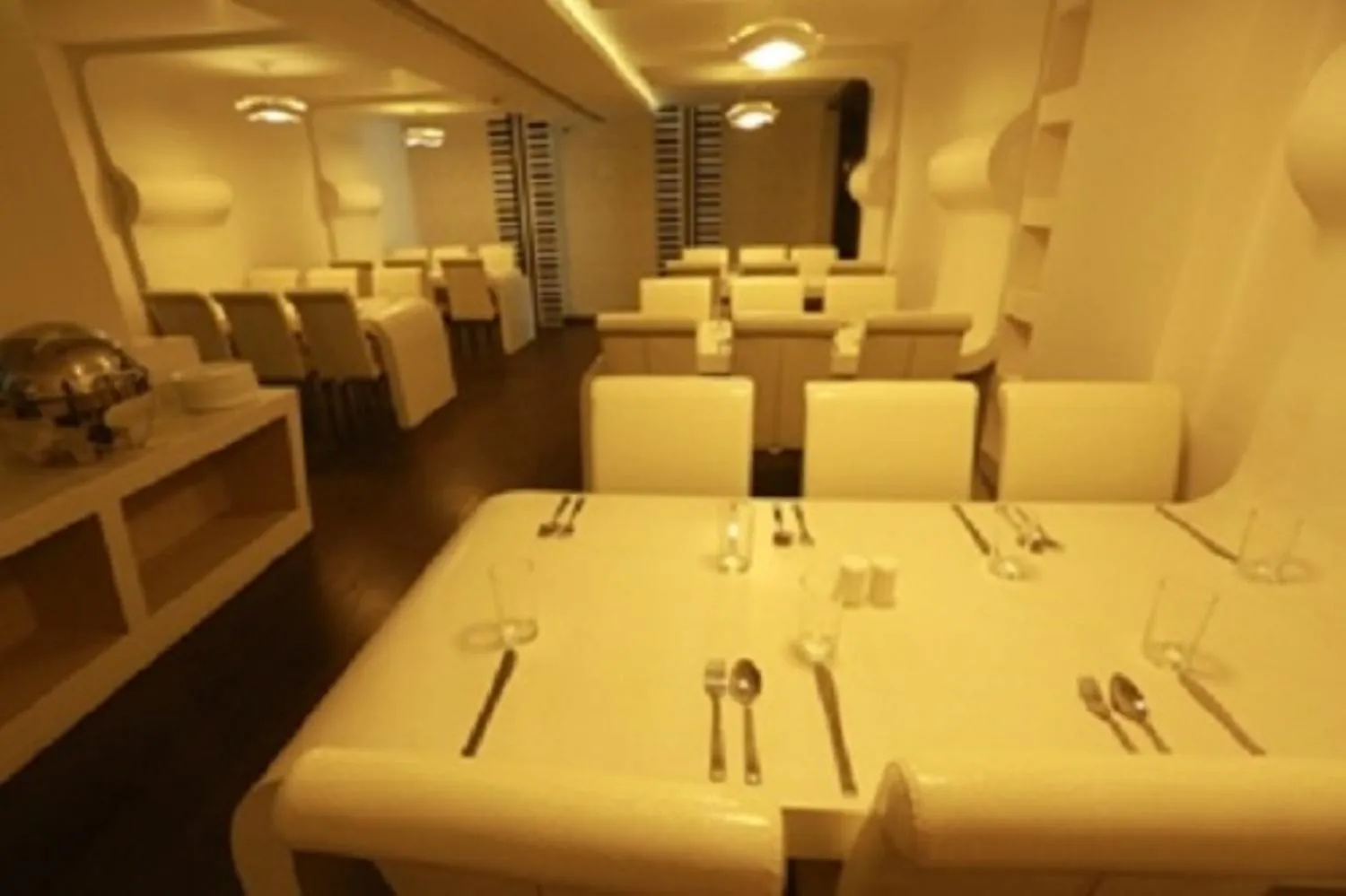 Restaurant/places to eat in Hotel M Grand