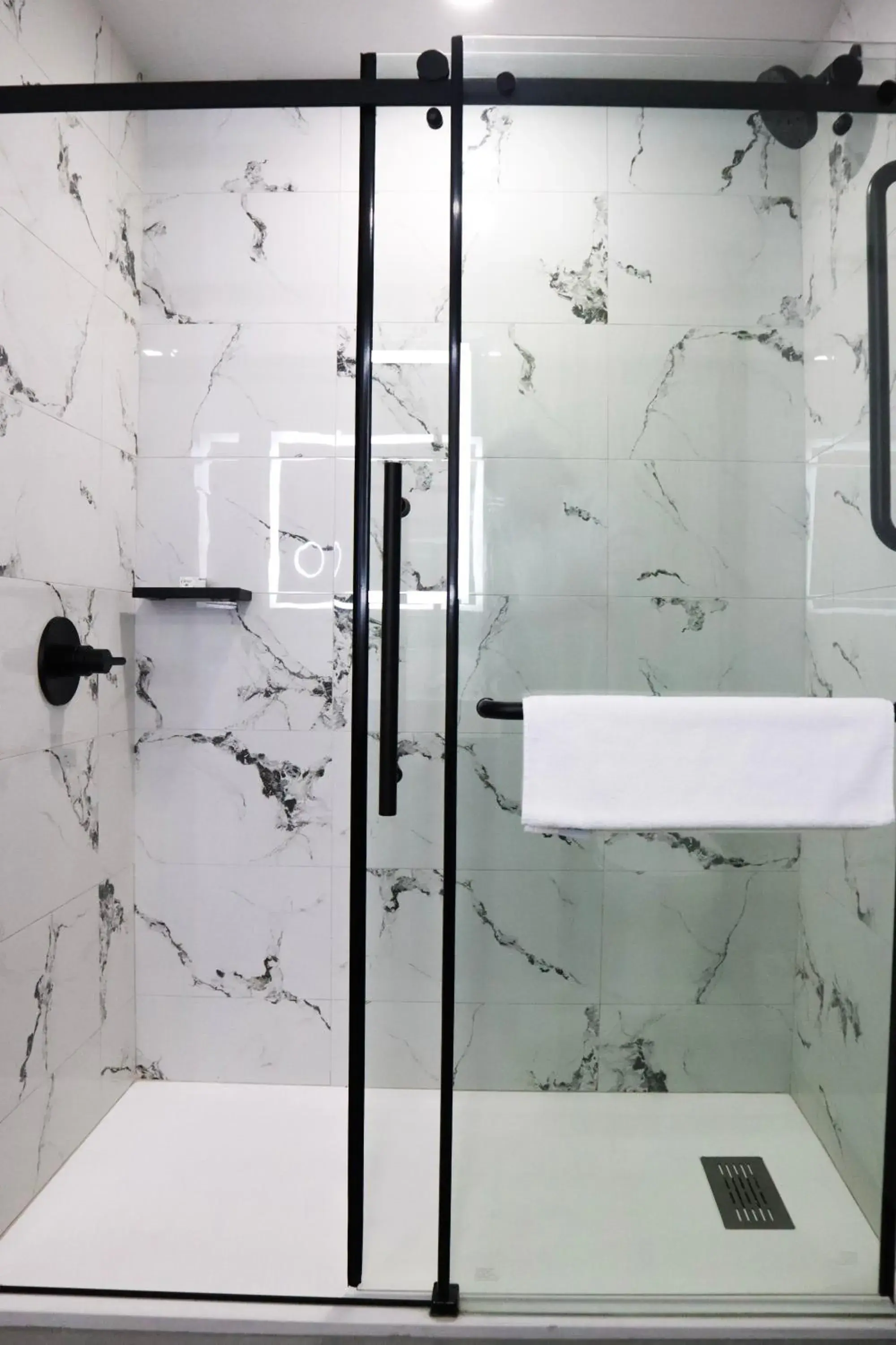 Double Room - Non-Smoking in Ramada Plaza by Wyndham Gatineau/Manoir du Casino Double Room - Non-Smoking in Ramada Plaza by Wyndham Gatineau/Manoir du Casino