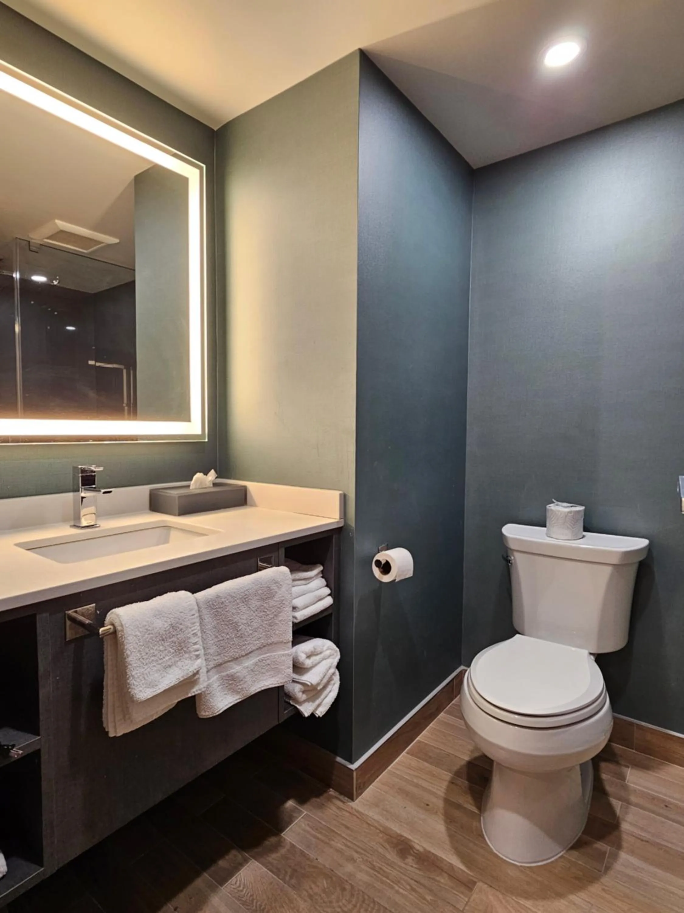 Bathroom in Vittoria Hotel & Suites