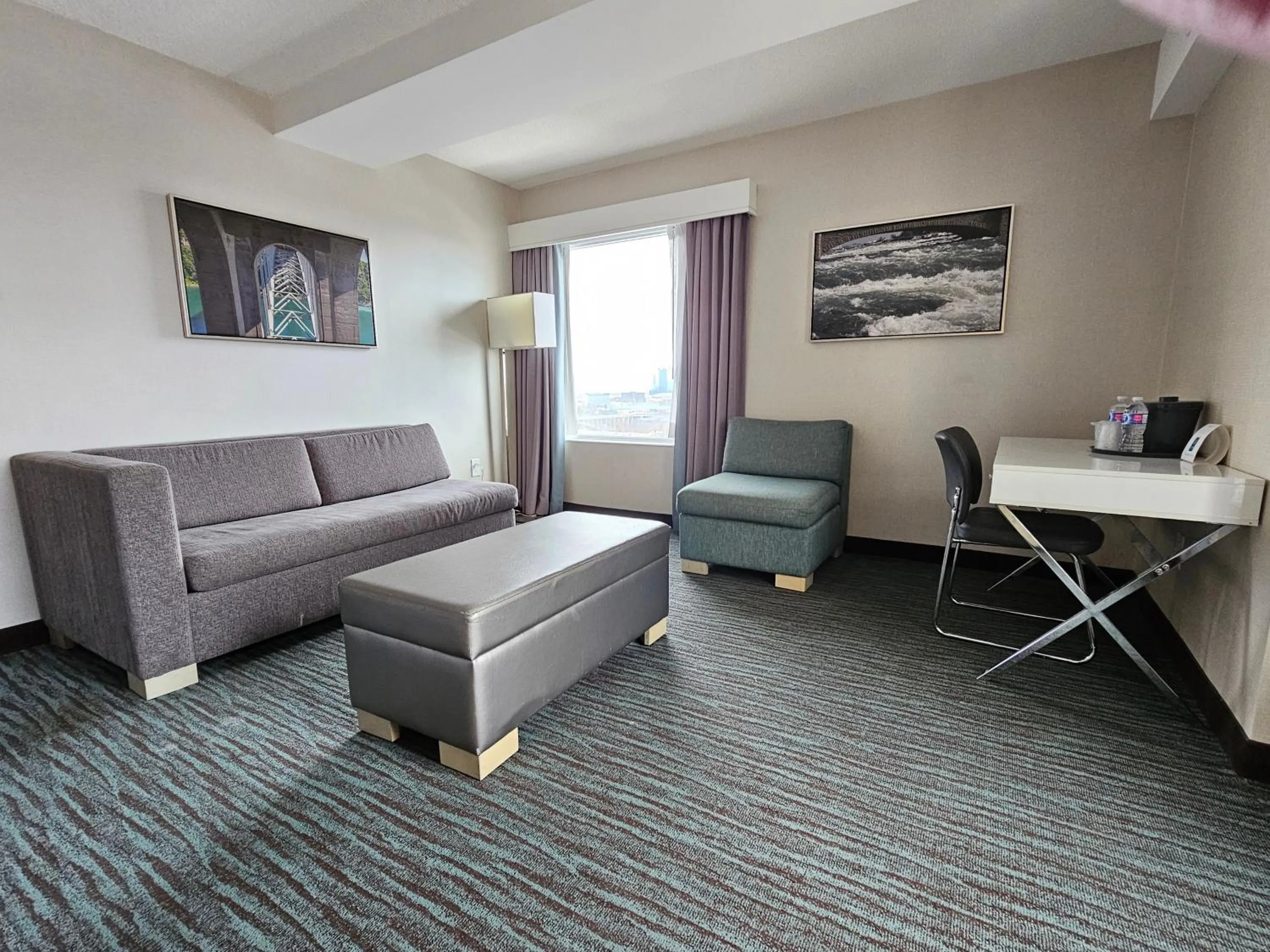 Seating area in Vittoria Hotel & Suites