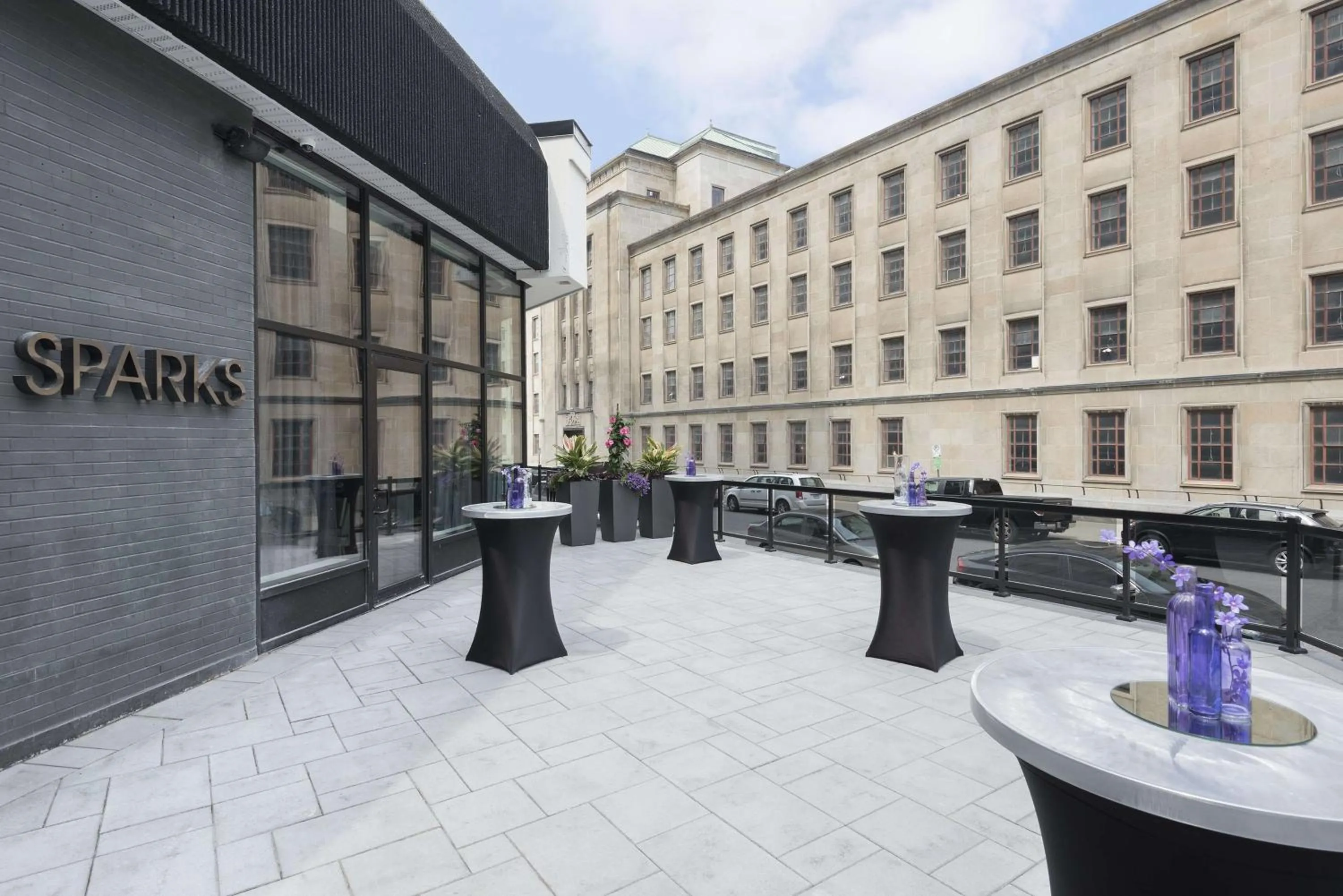 Property building in Hilton Garden Inn Ottawa Downtown