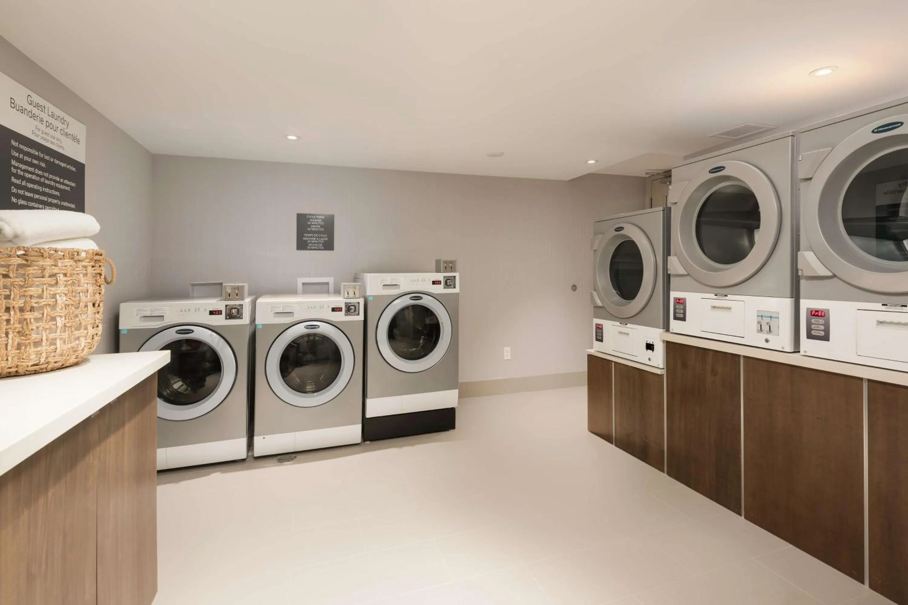 Property building in Hilton Garden Inn Ottawa Downtown