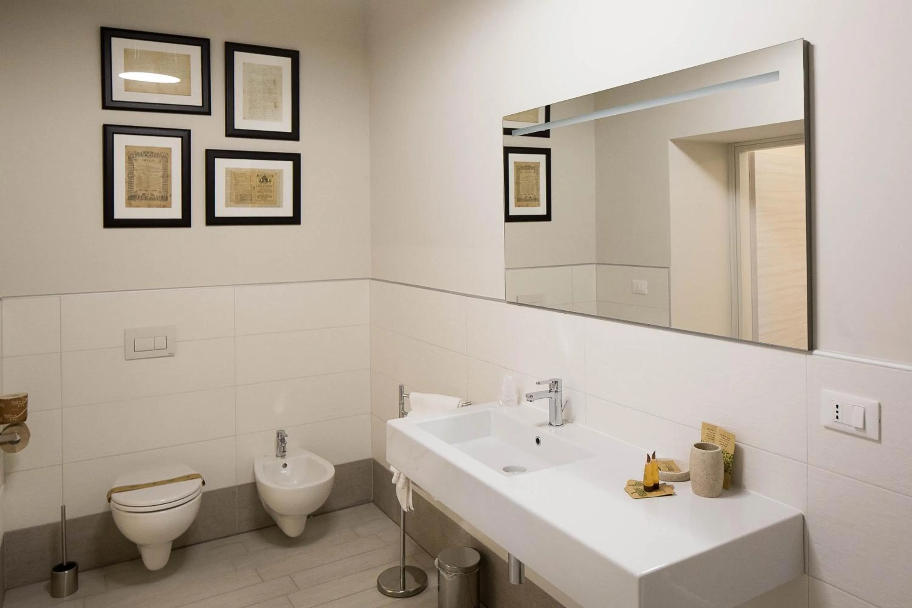 Bathroom in B&B Costa Masciarelli - Suite affrescate a due passi dal Duomo