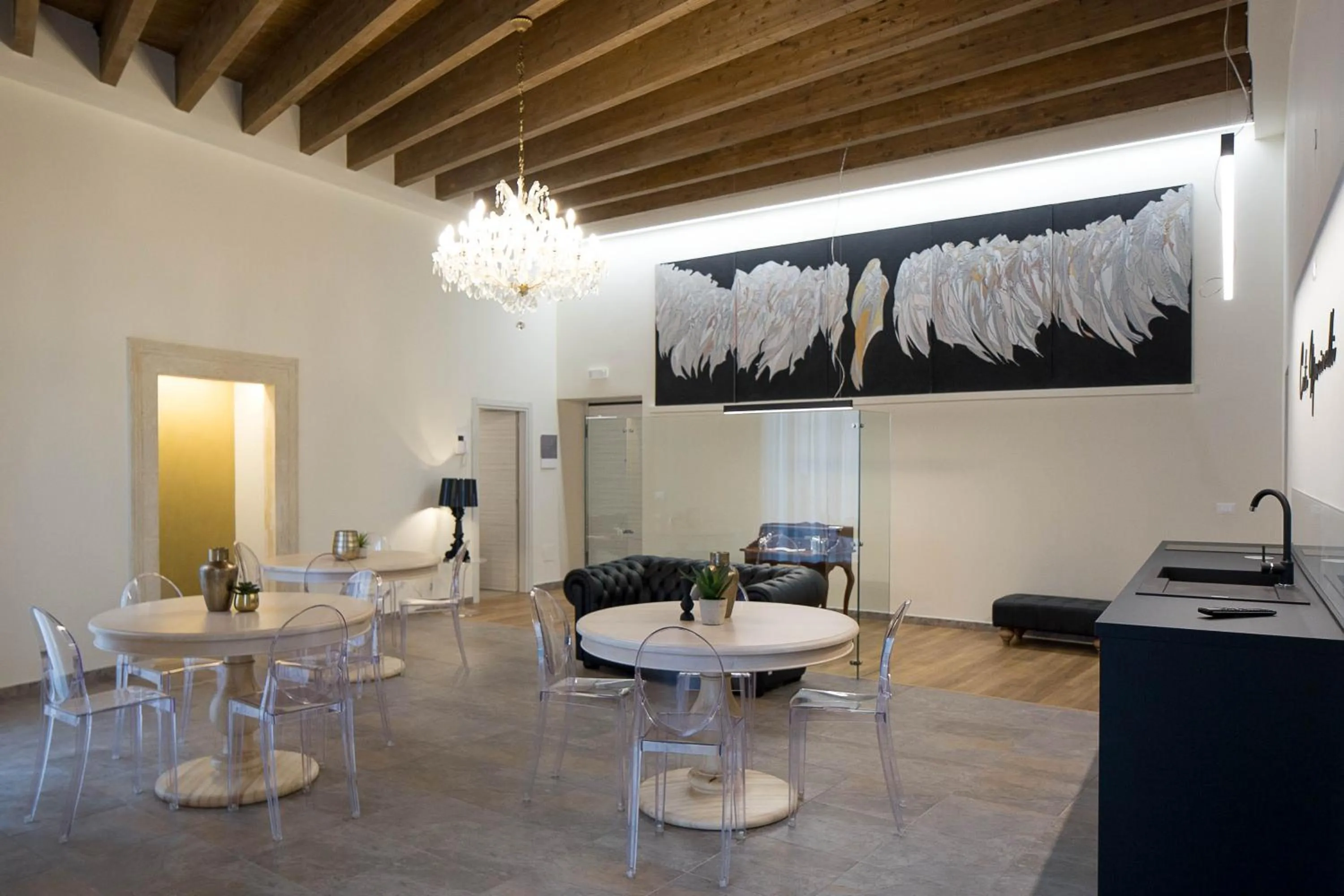 Communal lounge/ TV room in B&B Costa Masciarelli - Suite affrescate a due passi dal Duomo