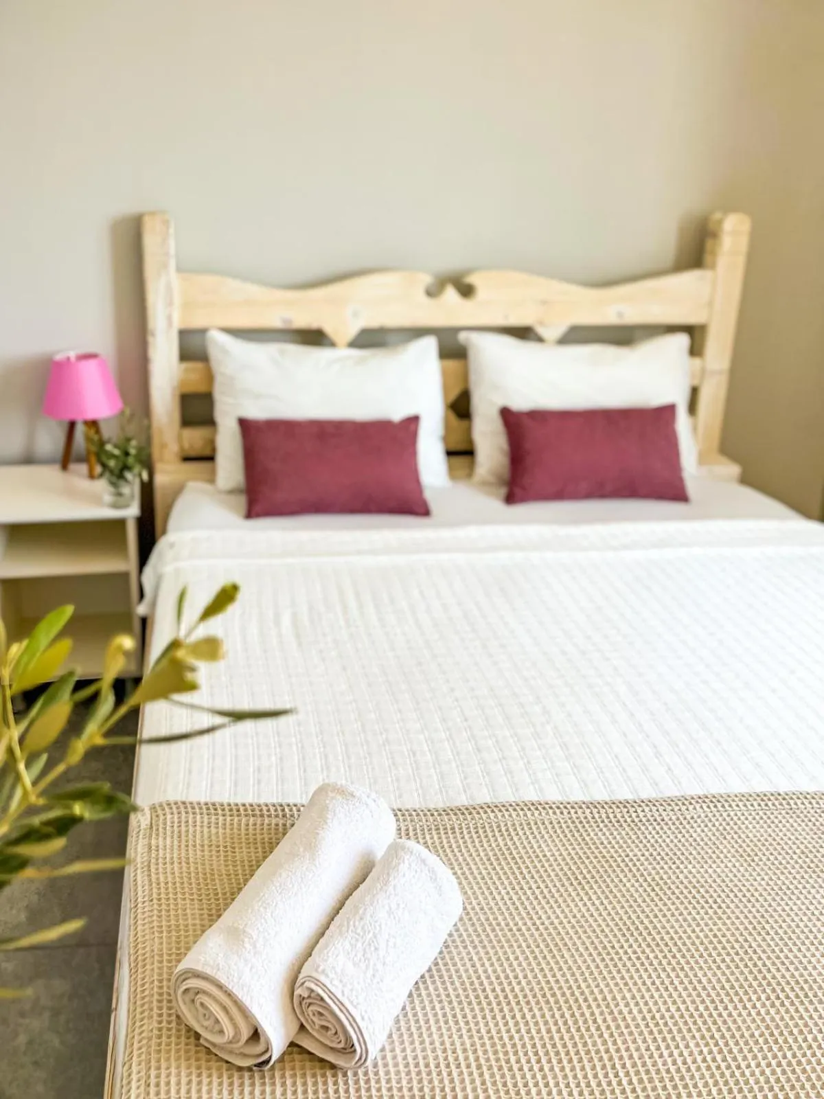 Photo of the whole room, Bed in Just Dream Suites