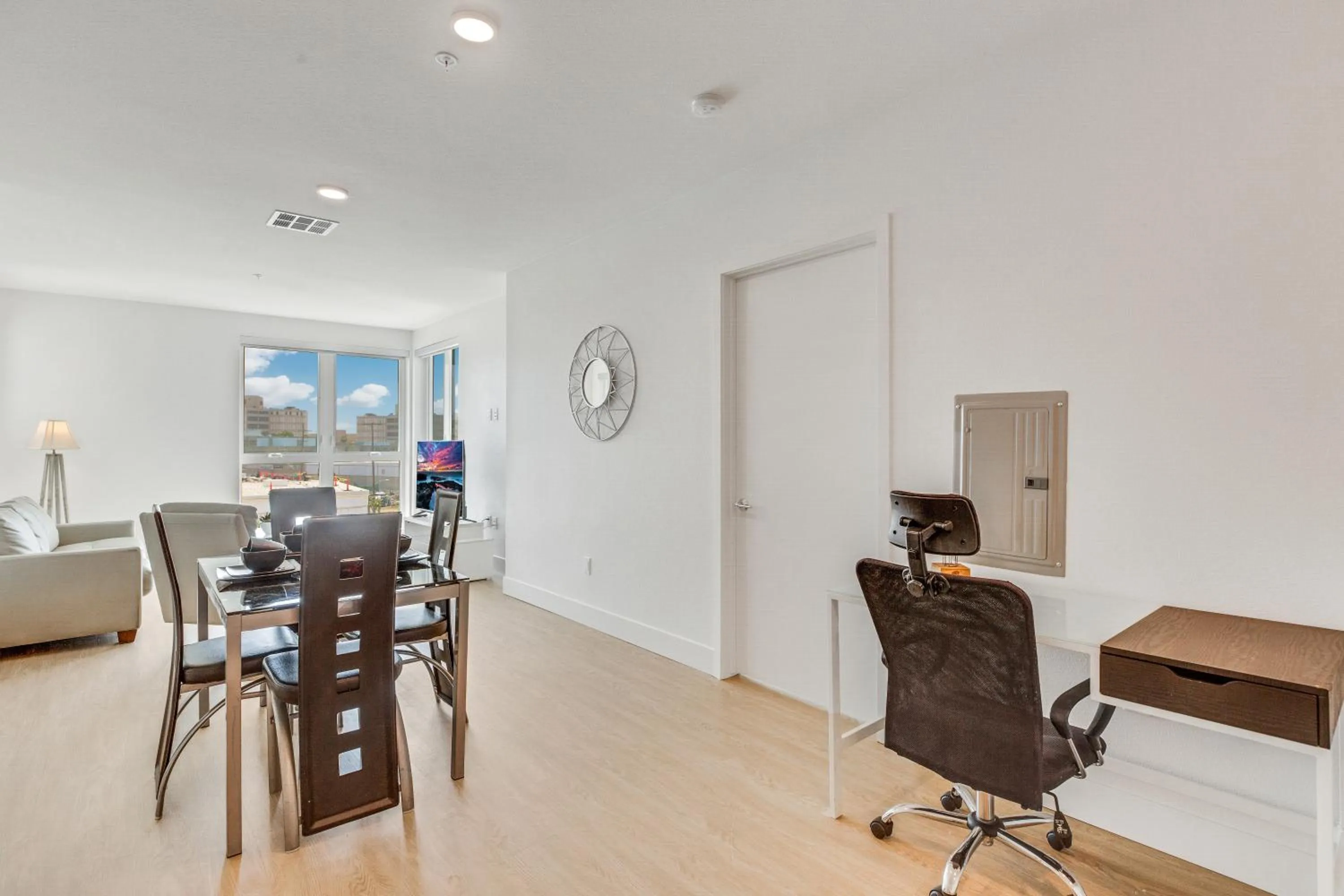 Living room in Apart Hotel near Dodgers Stadium