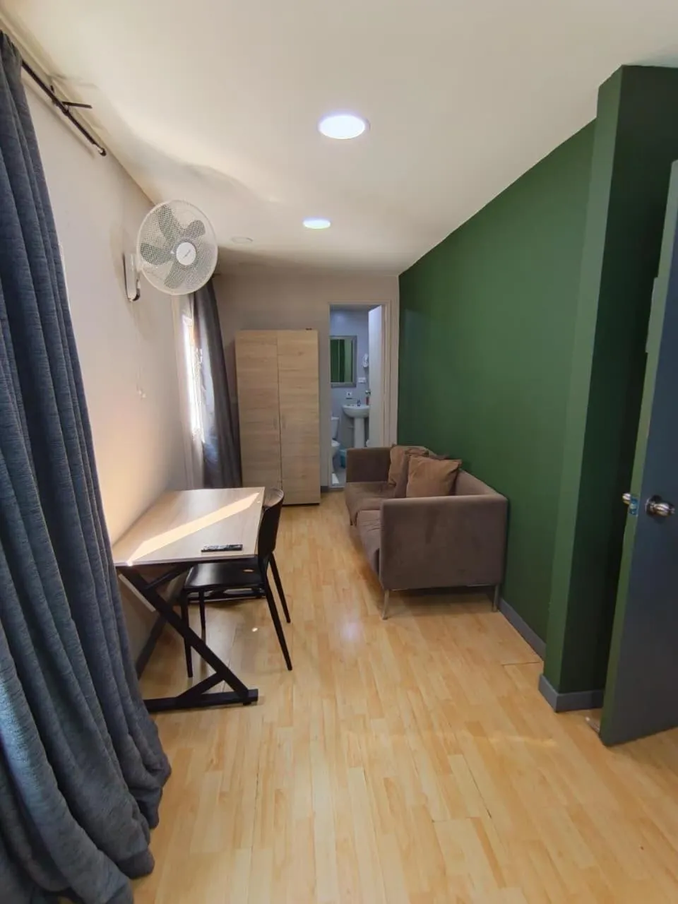 Seating area in Poblado Park Guest House