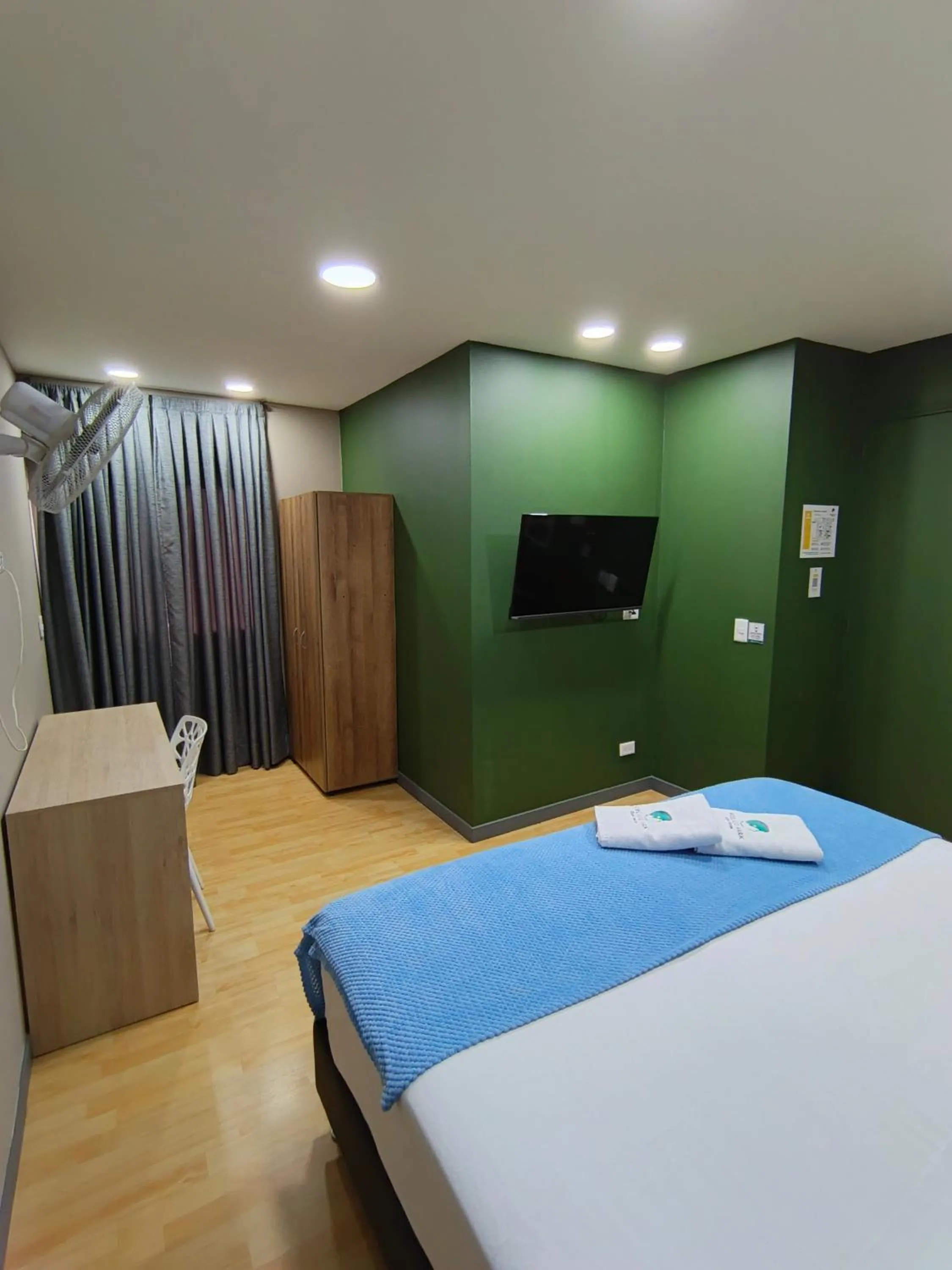 Bedroom, Bed in Poblado Park Guest House