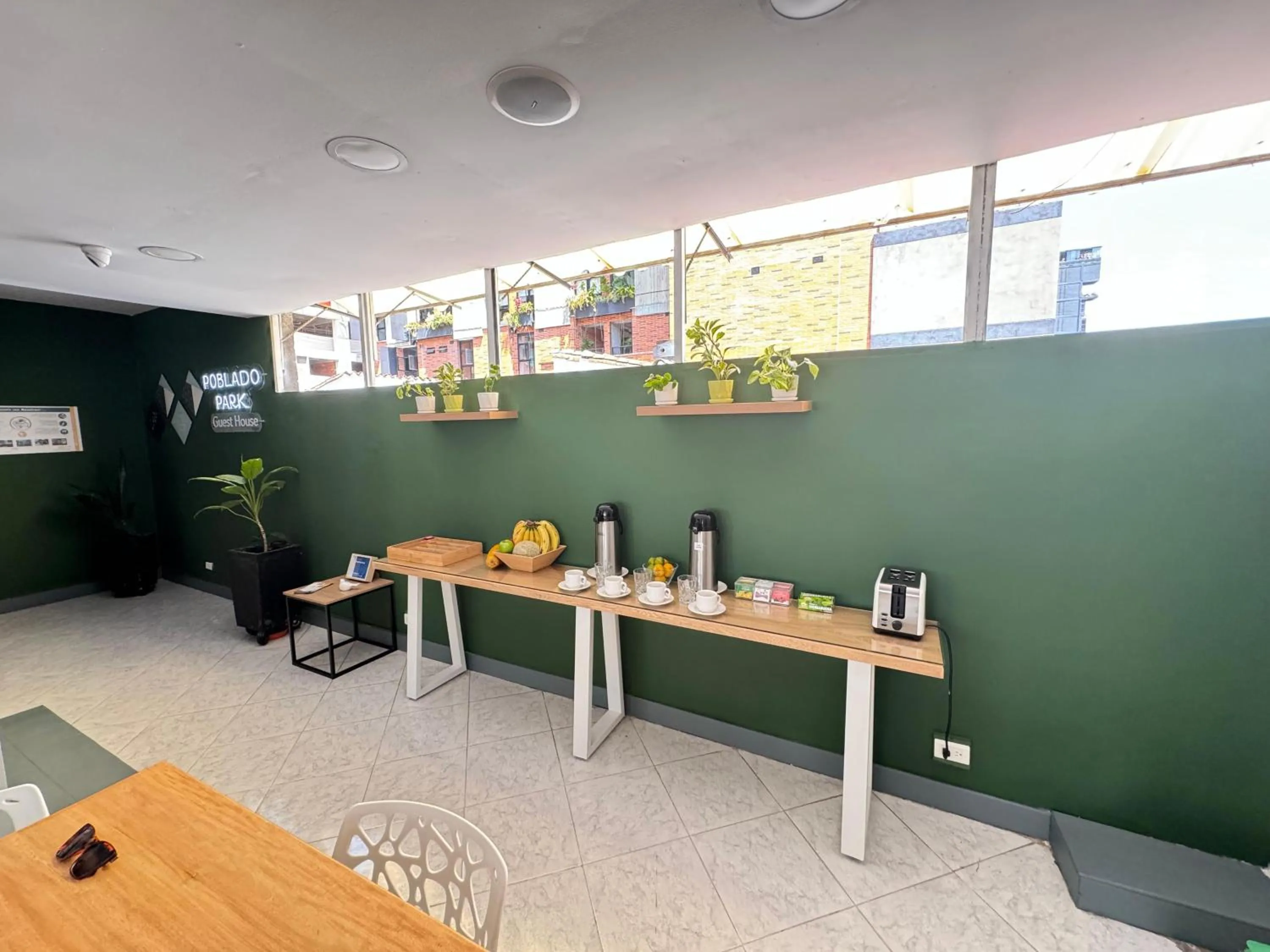 Coffee/tea facilities in Poblado Park Guest House