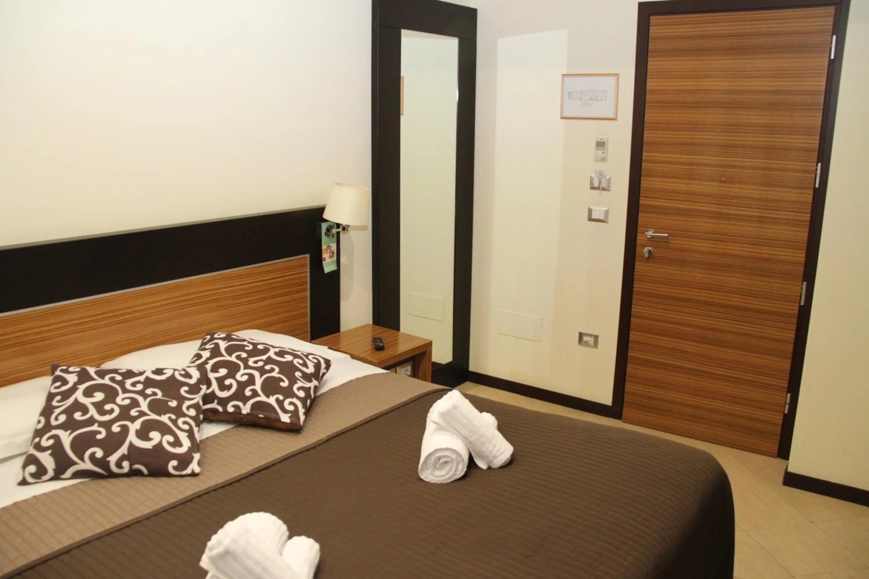 Bed in Villa Adriana Hotel