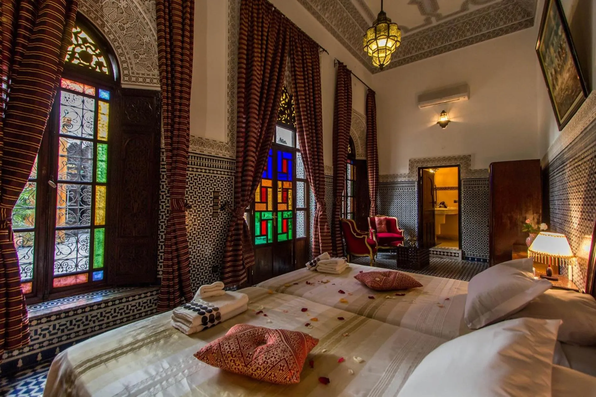 Photo of the whole room, Bed in Riad Pacha Palace