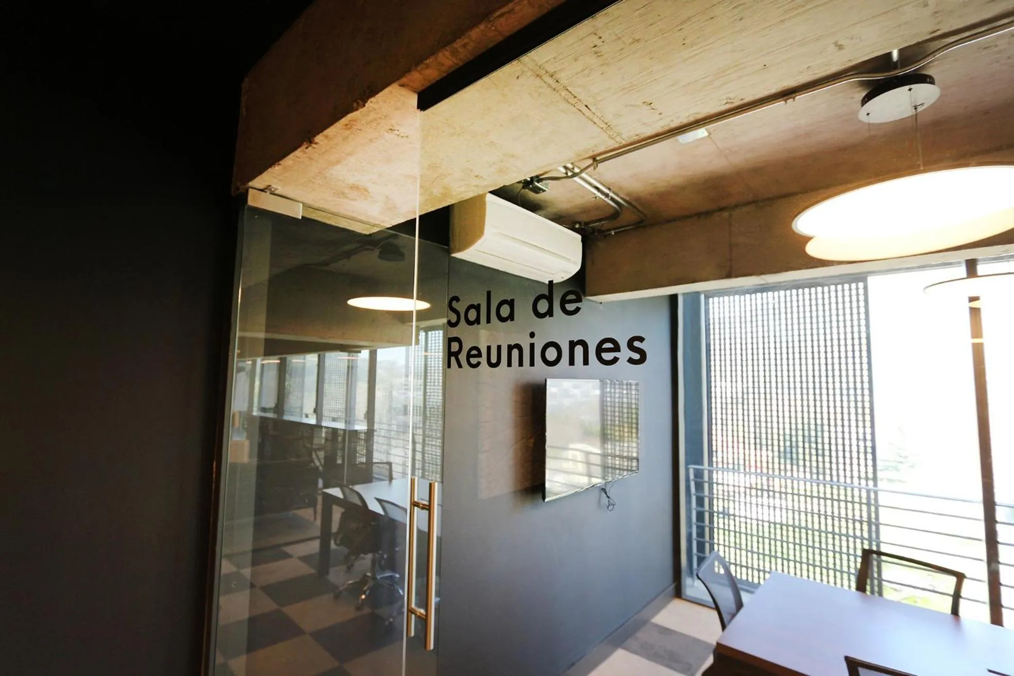 Meeting/conference room in Nucleo Mayor Apart