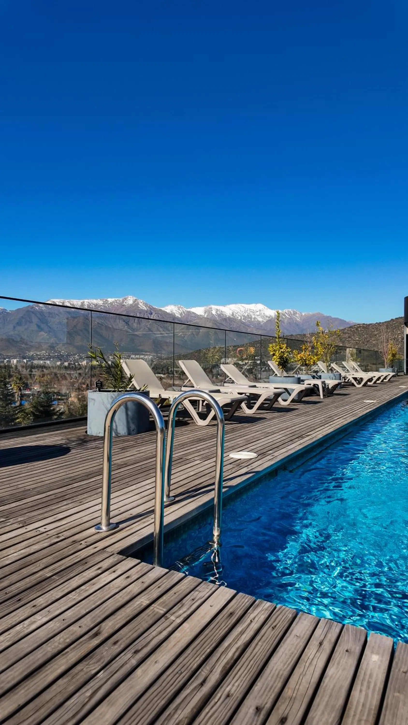 Swimming pool in Nucleo Mayor Apart