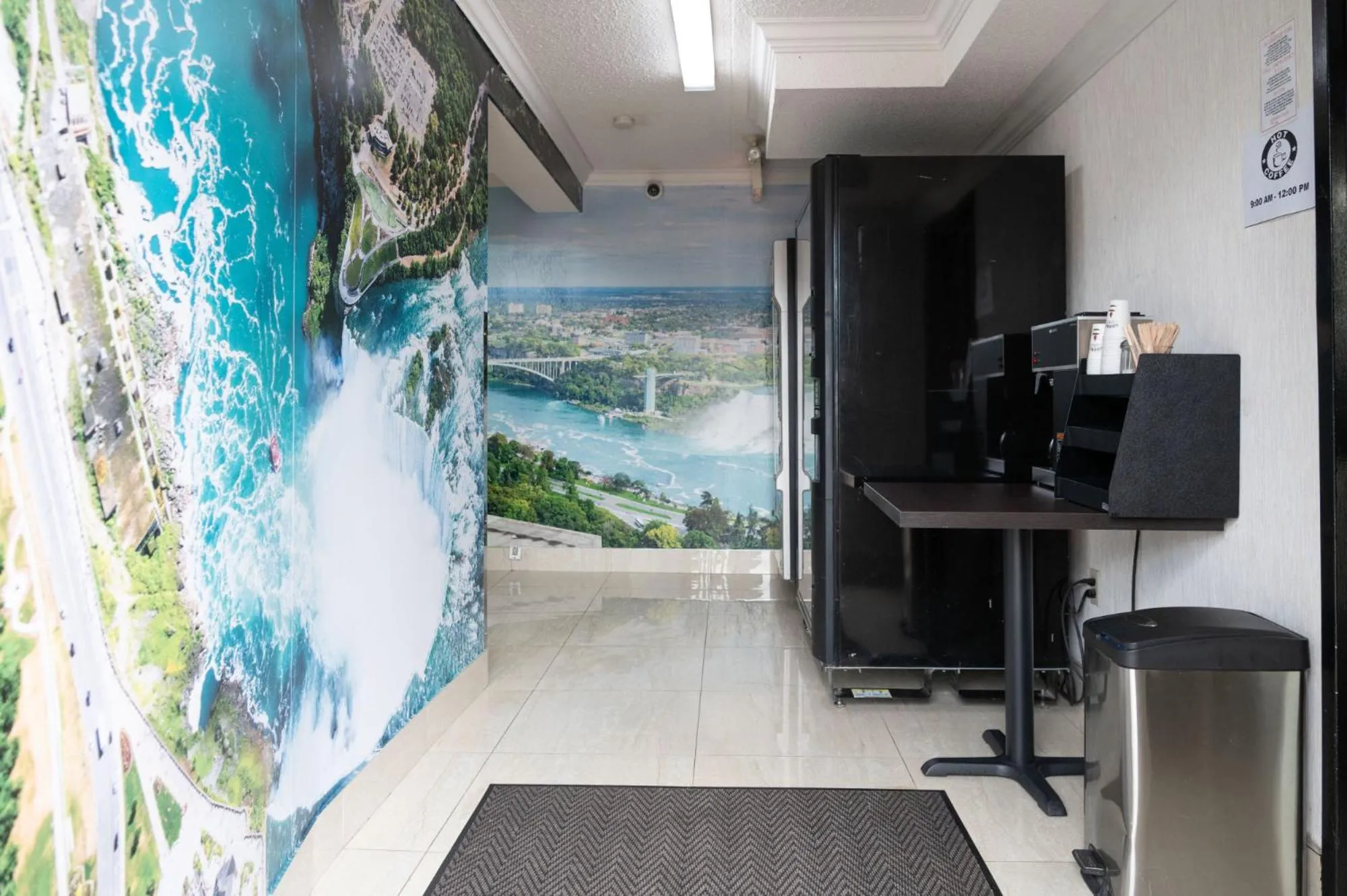 vending machine in Diplomat Inn