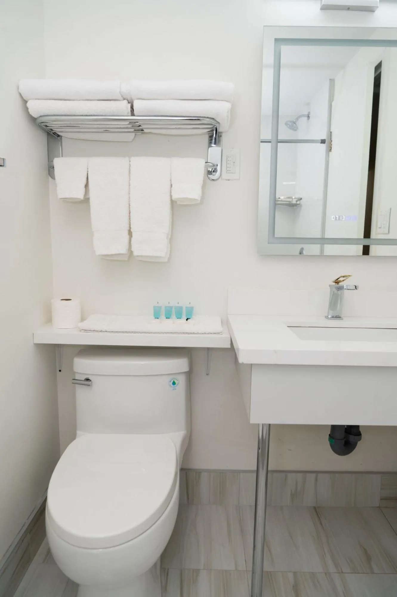 Bathroom in Diplomat Inn