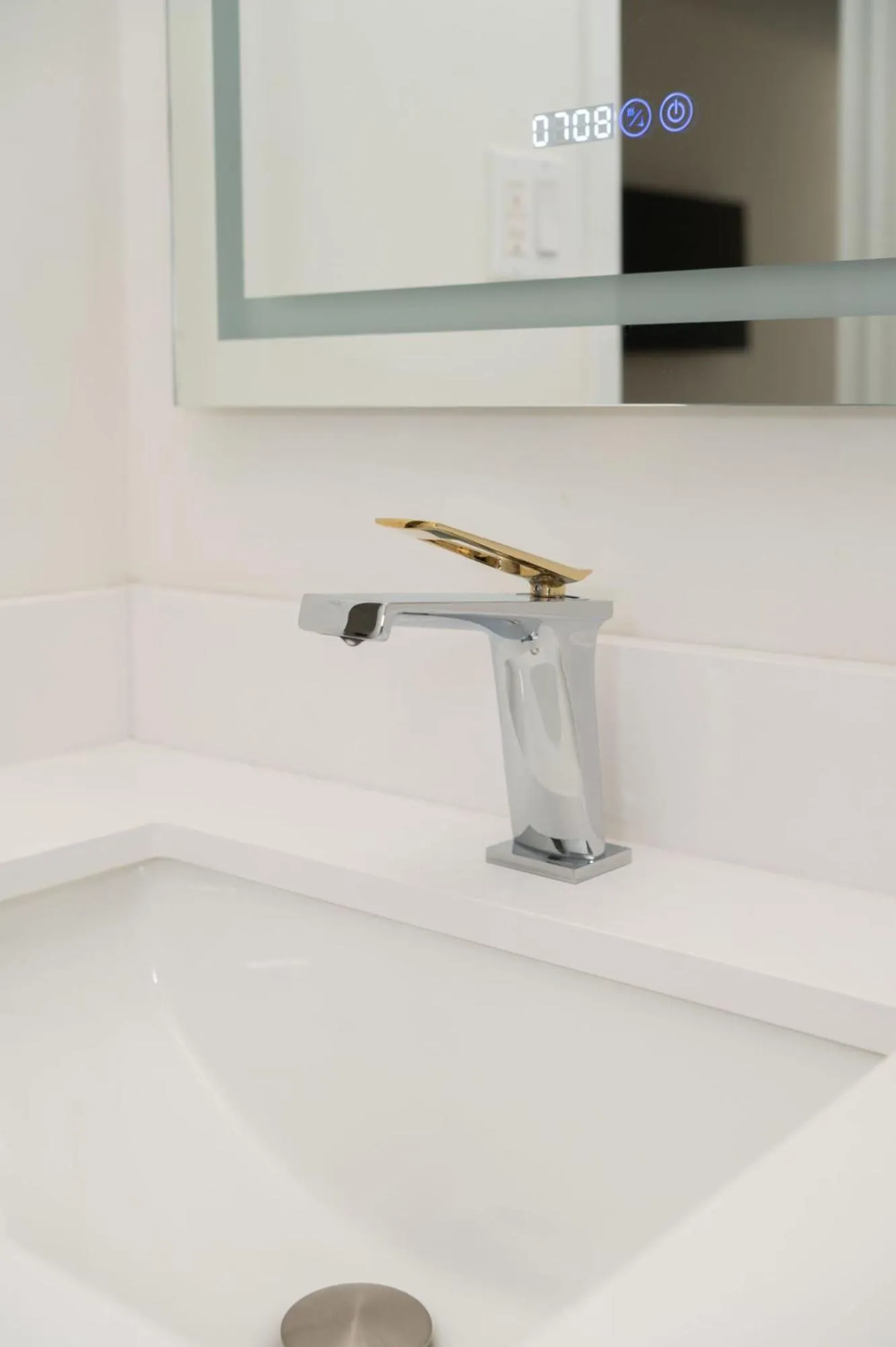 Bathroom in Diplomat Inn