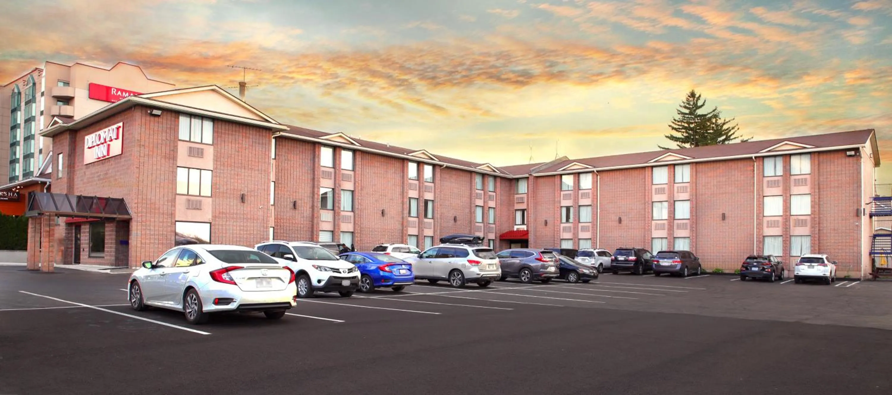 Property building in Diplomat Inn