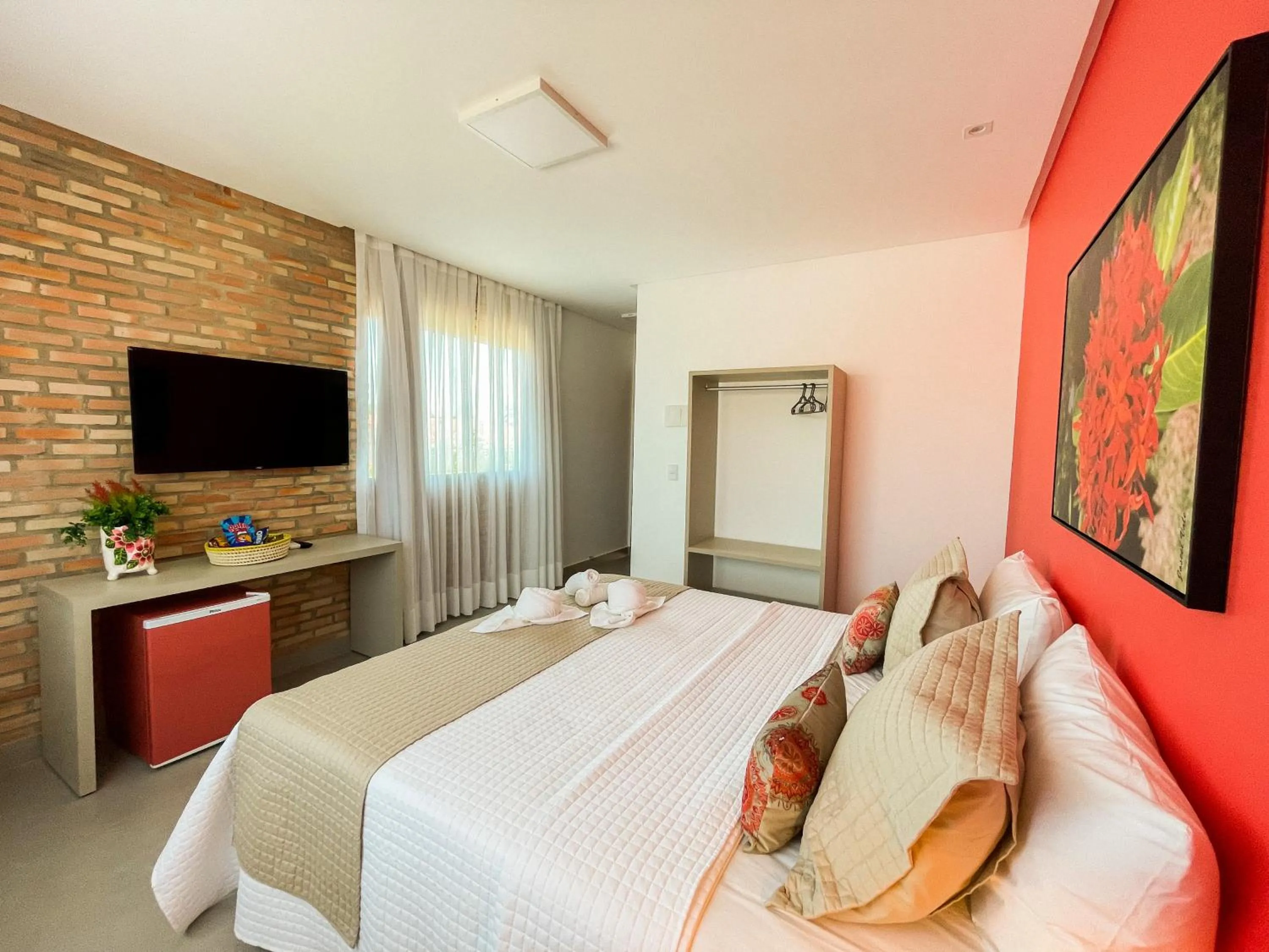 Photo of the whole room, Bed in Pousada das Flores