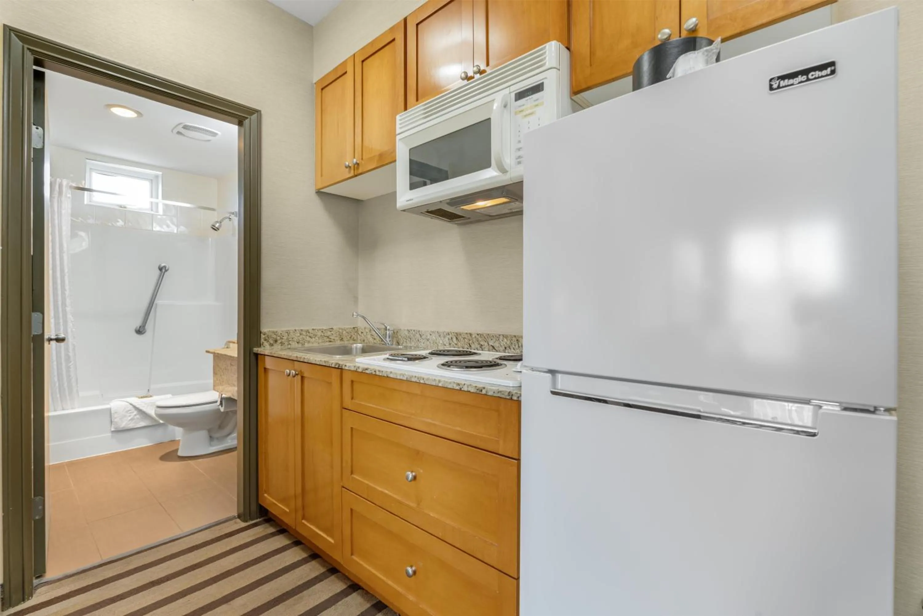 Bedroom in Best Western King George Inn & Suites