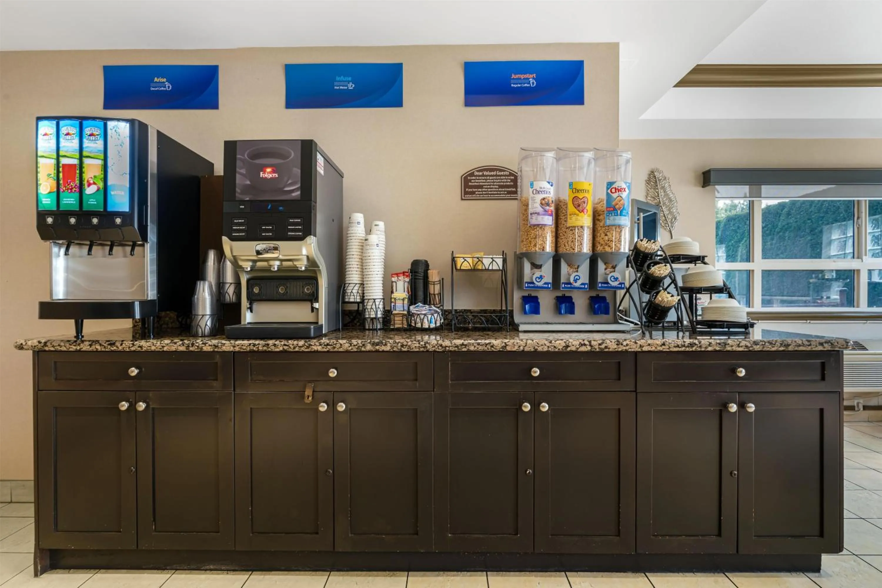 Breakfast in Best Western King George Inn & Suites