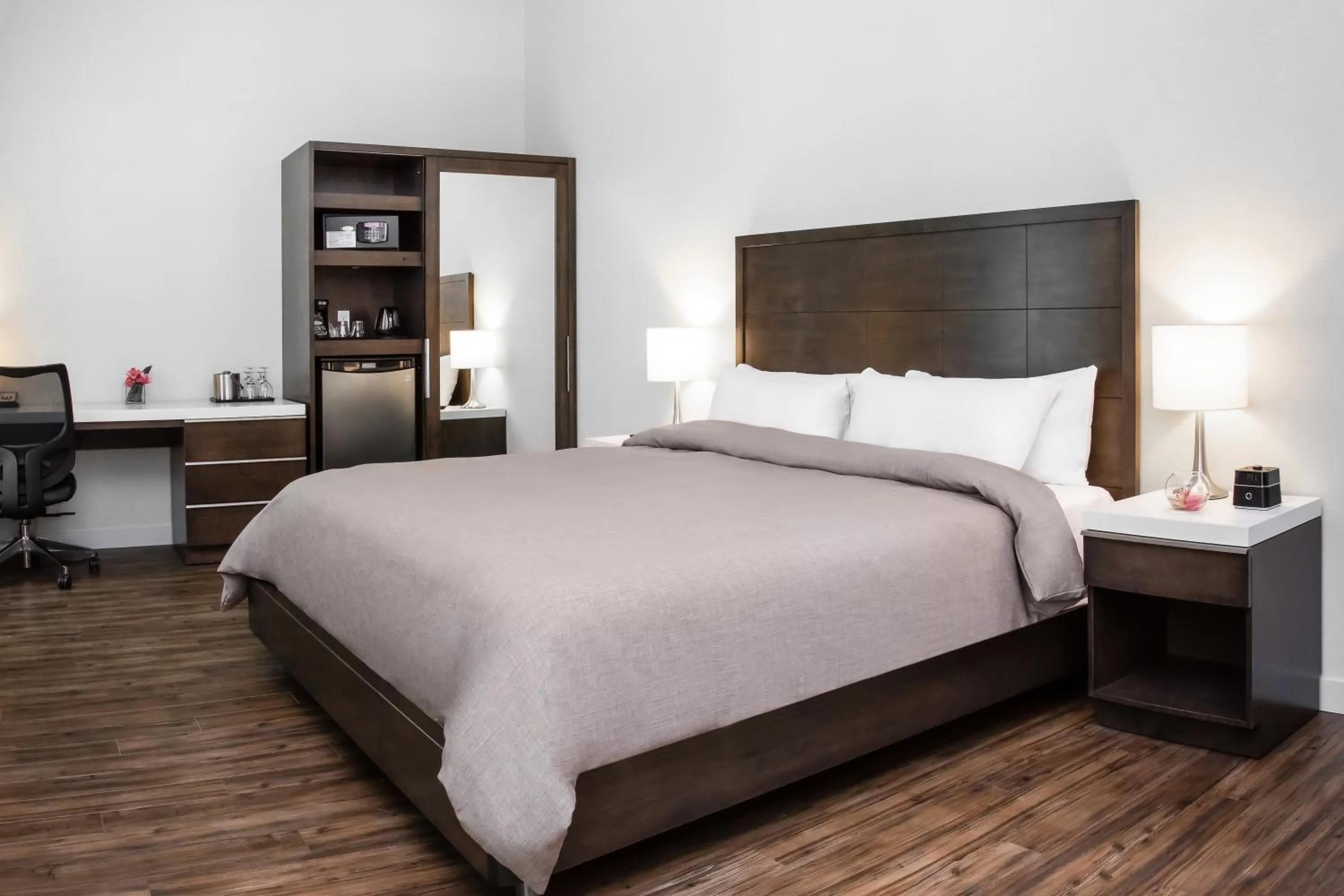 Bed in Hotel Chateau Laurier Québec