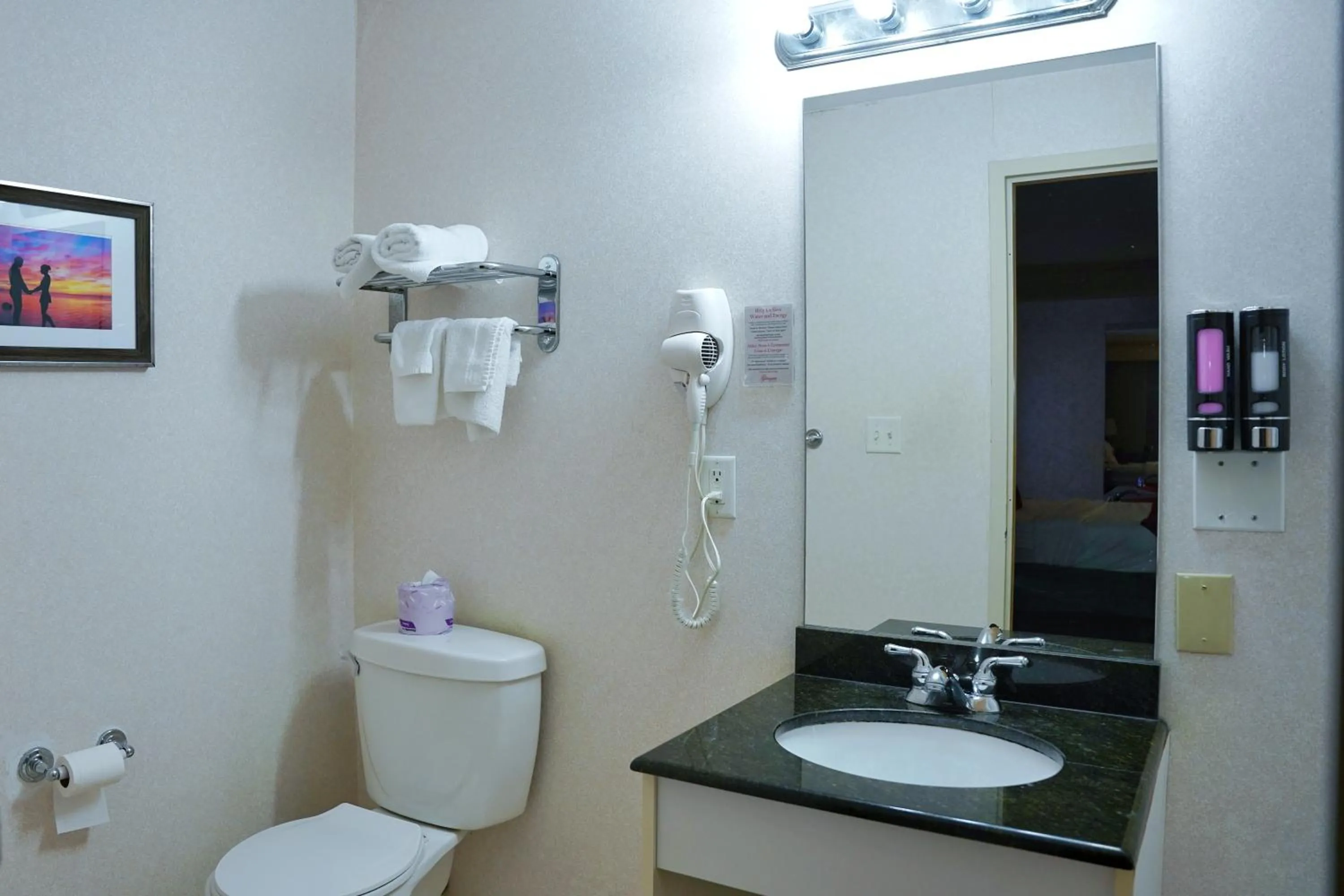 Bathroom in The Glengate Hotel & Suites