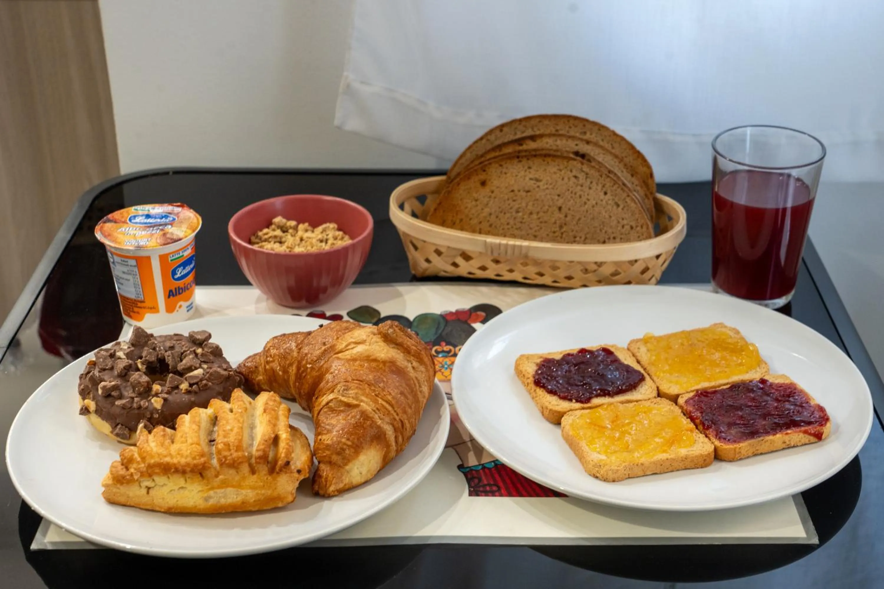 Breakfast in B&B I miti dell Etna Catania Centro vicino il Duomo