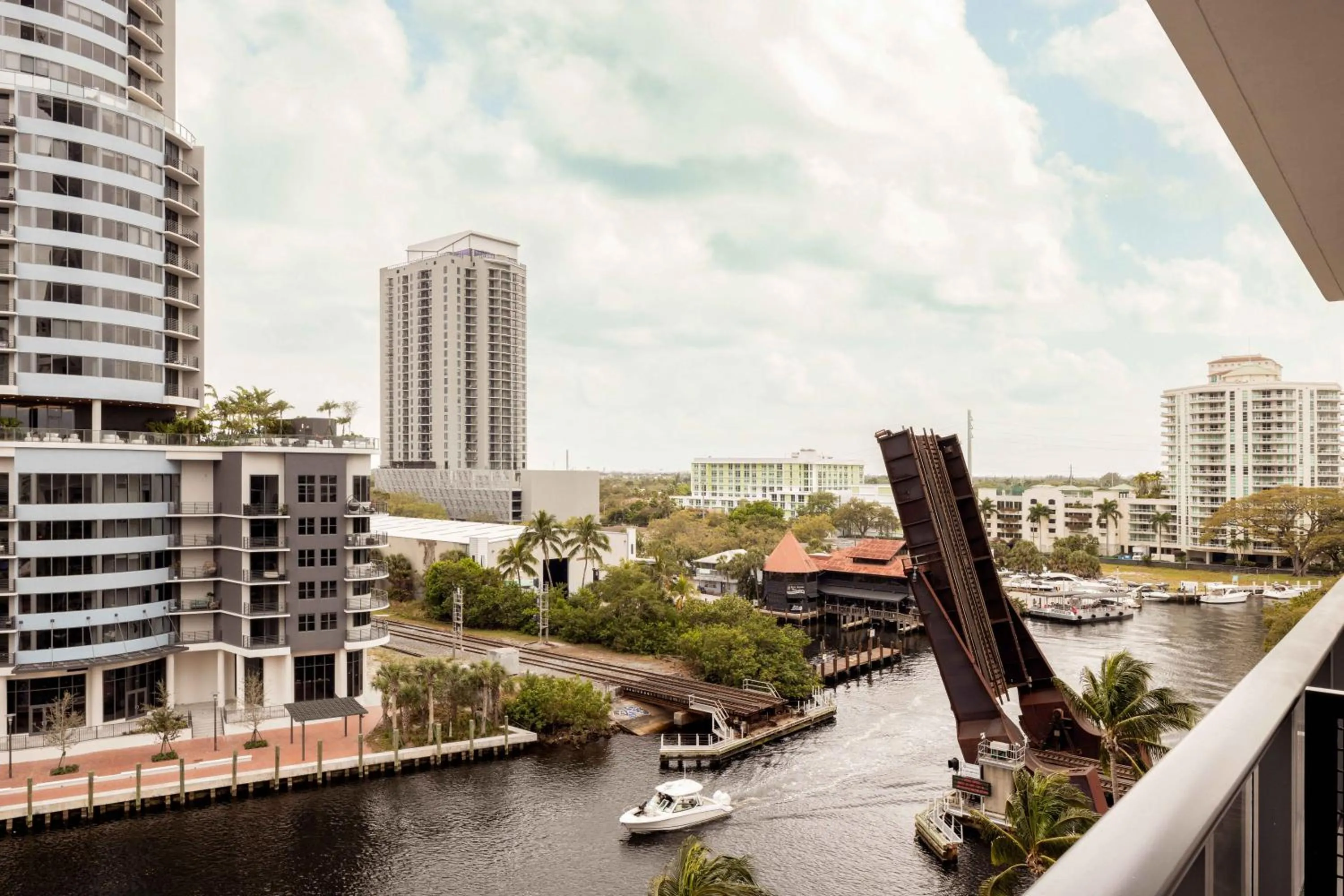 River view in Sonder at Riverwalk