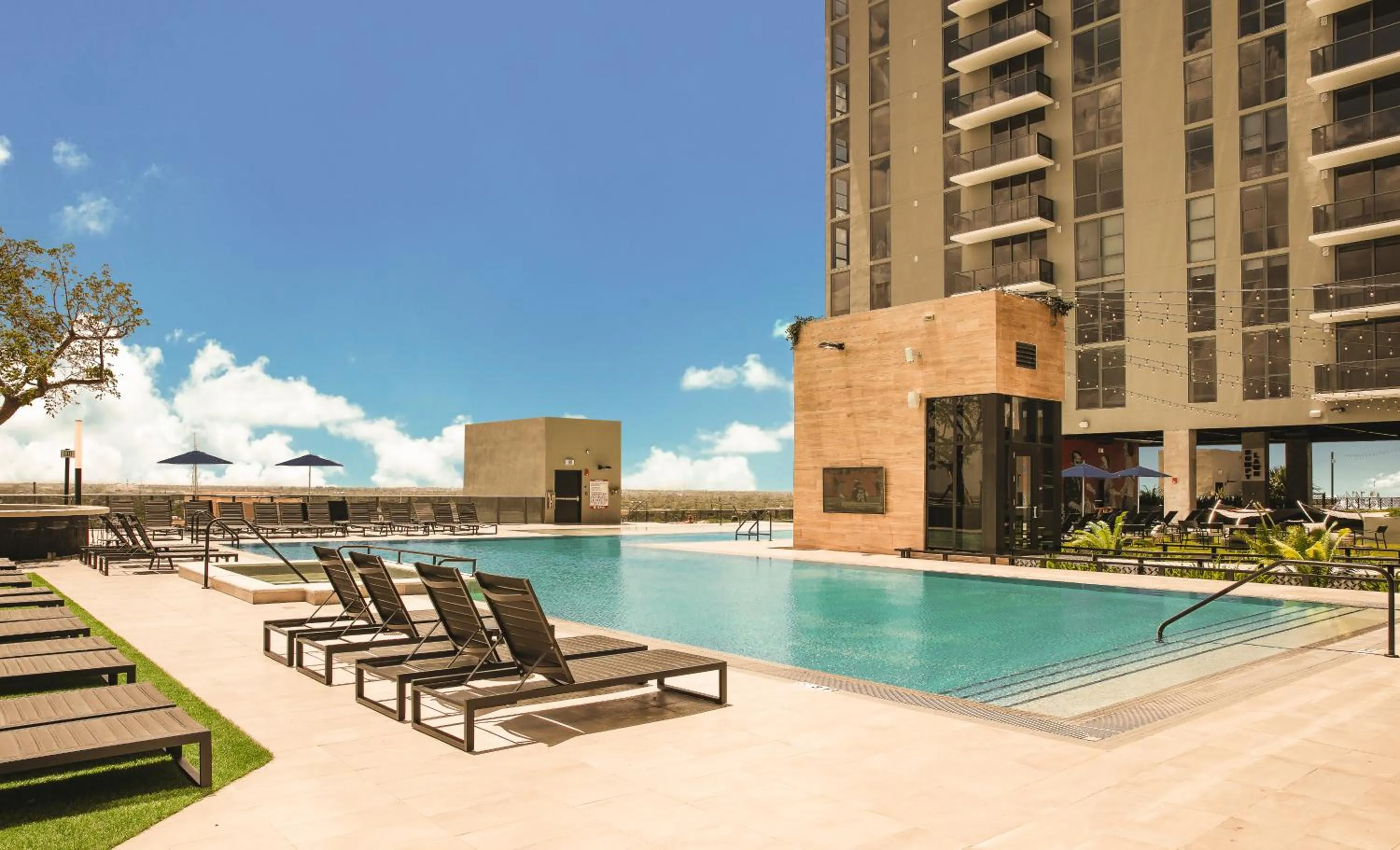 Swimming pool in Sonder at Riverwalk