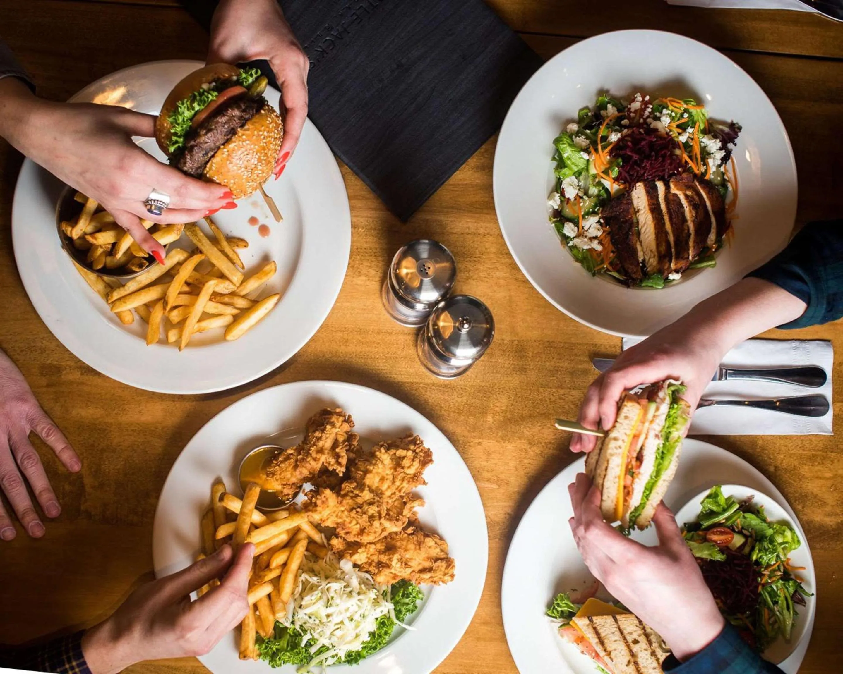 Restaurant/places to eat in Niagara Fallsview Hotel