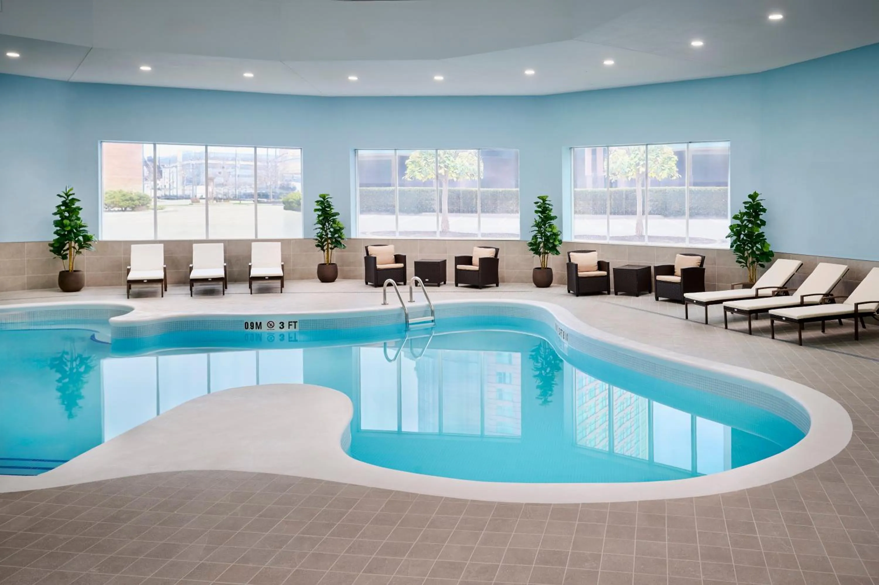 Swimming pool in Niagara Fallsview Hotel