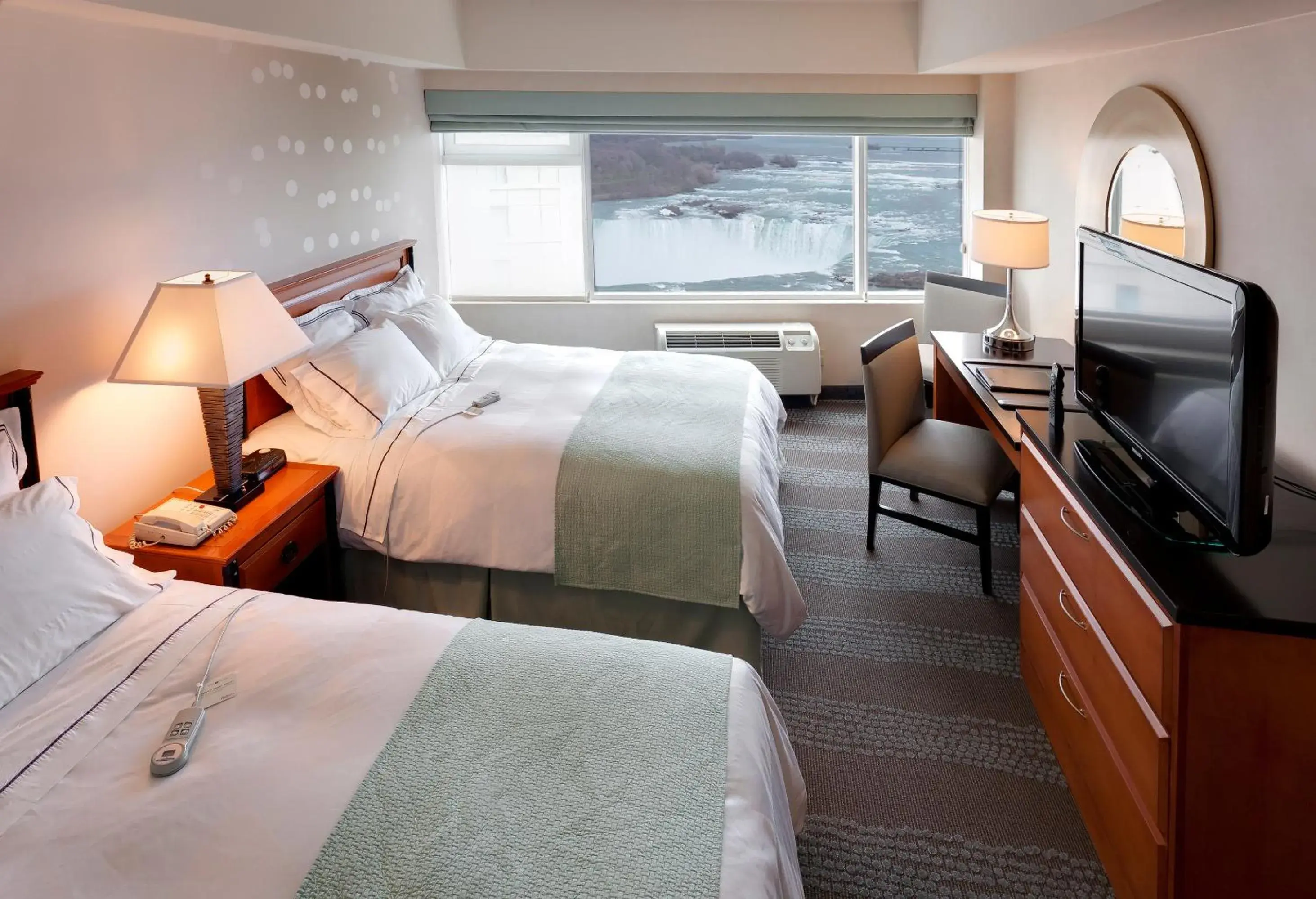 Double Room with Two Double Beds and Horseshoe Falls View - Non-Smoking in Niagara Fallsview Hotel & Suites Double Room with Two Double Beds and Horseshoe Falls View - Non-Smoking in Niagara Fallsview Hotel & Suites