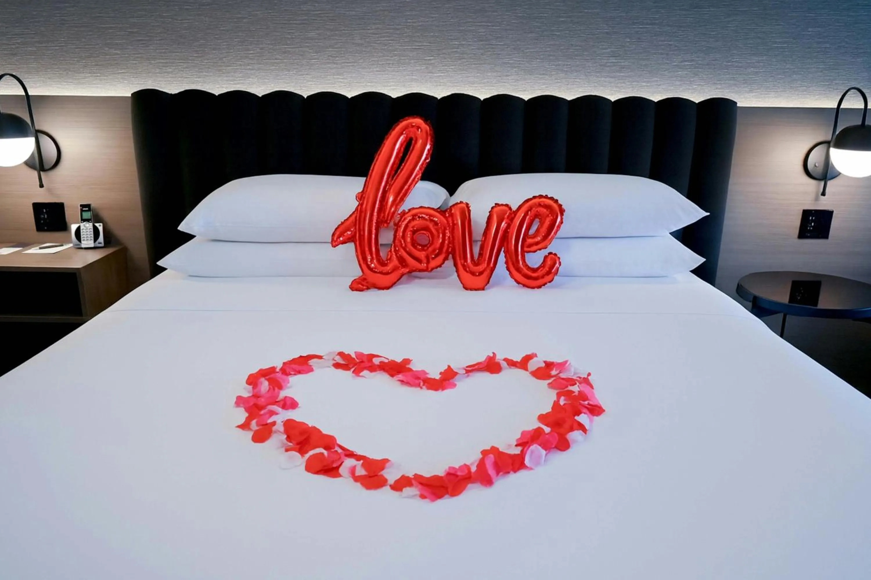 Other, Bed in Sheraton Fallsview Hotel