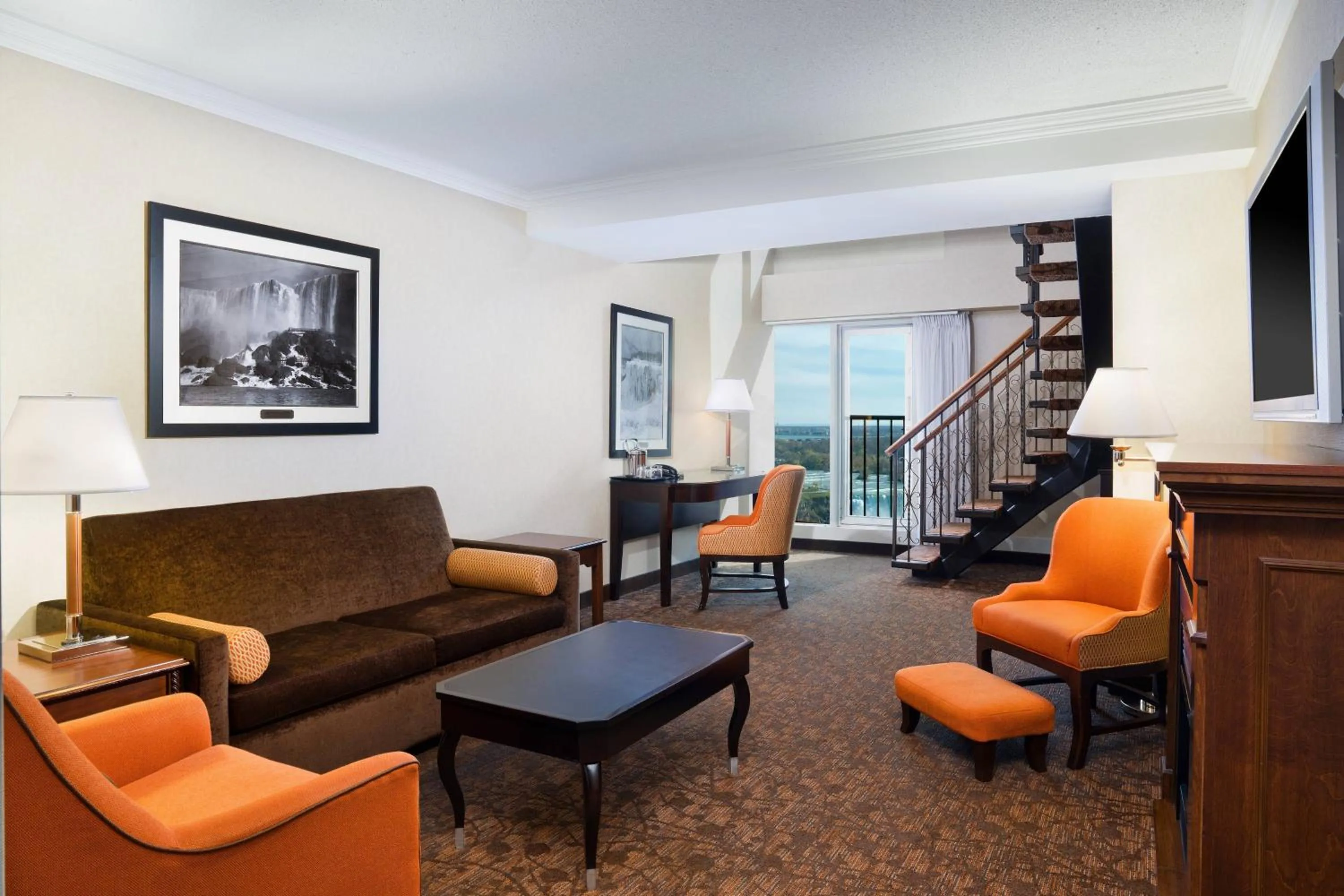 Living room in Sheraton Fallsview Hotel