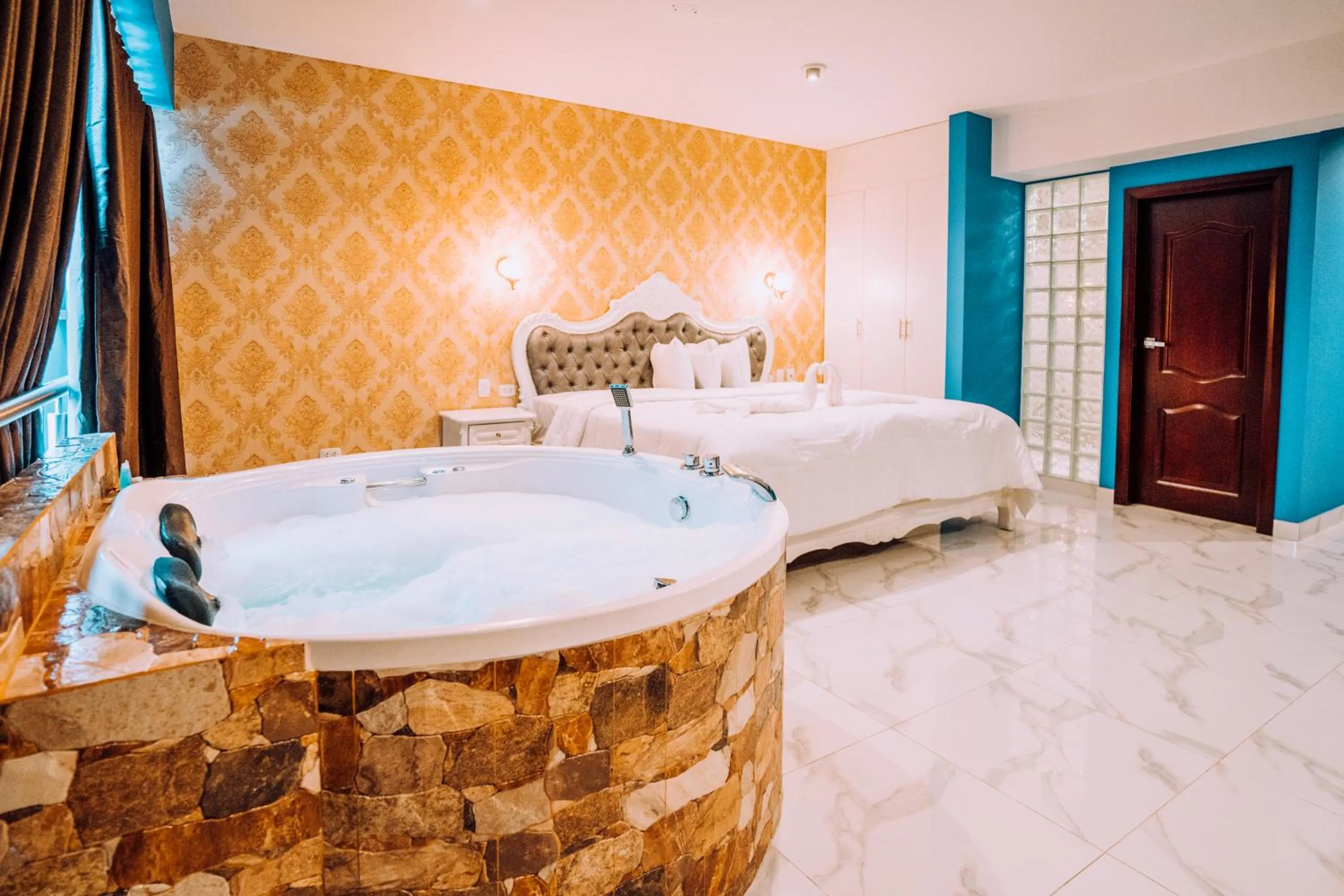 Bed in Lima Central Design Hotel Spa & Club