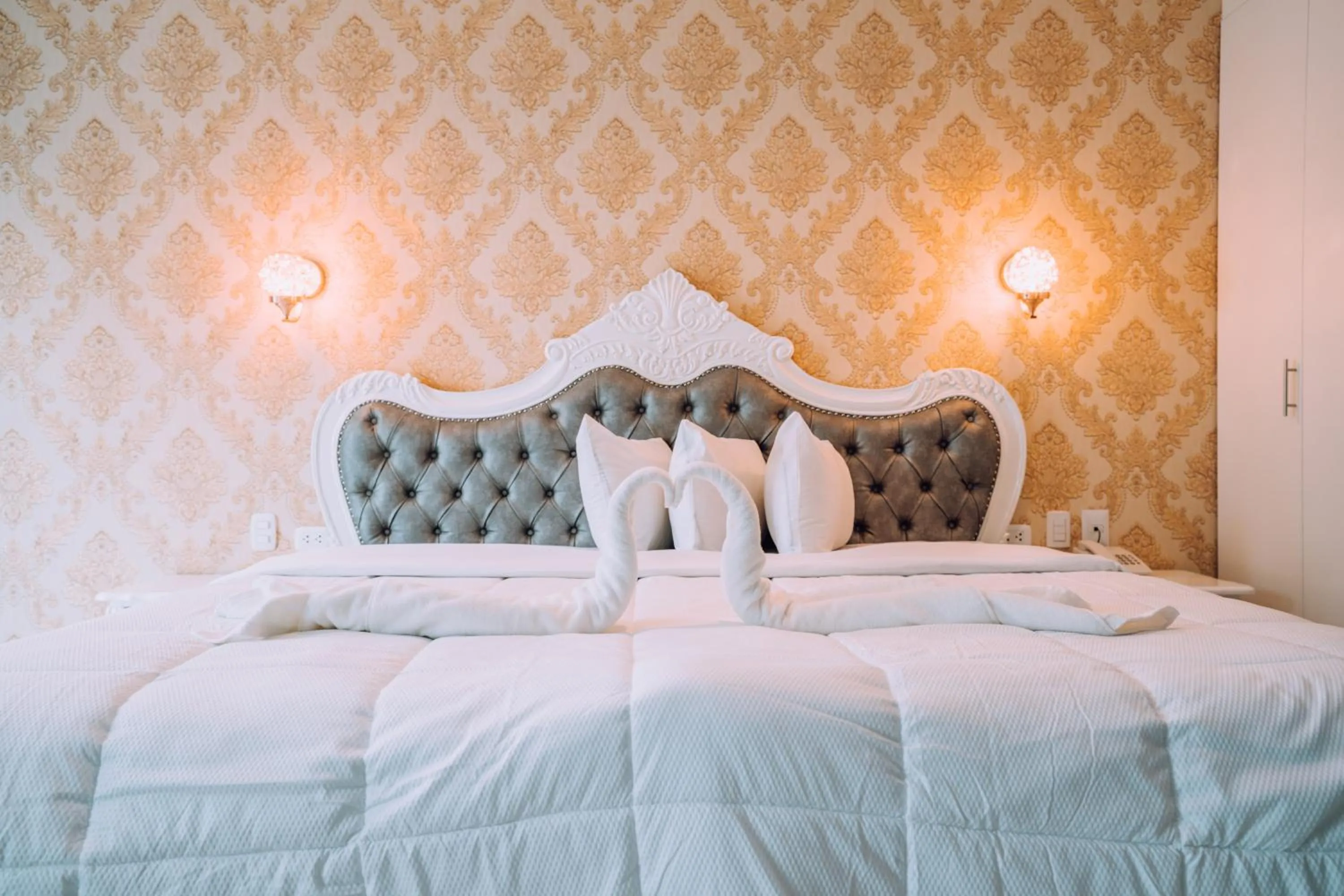 Bed in Lima Central Design Hotel Spa & Club