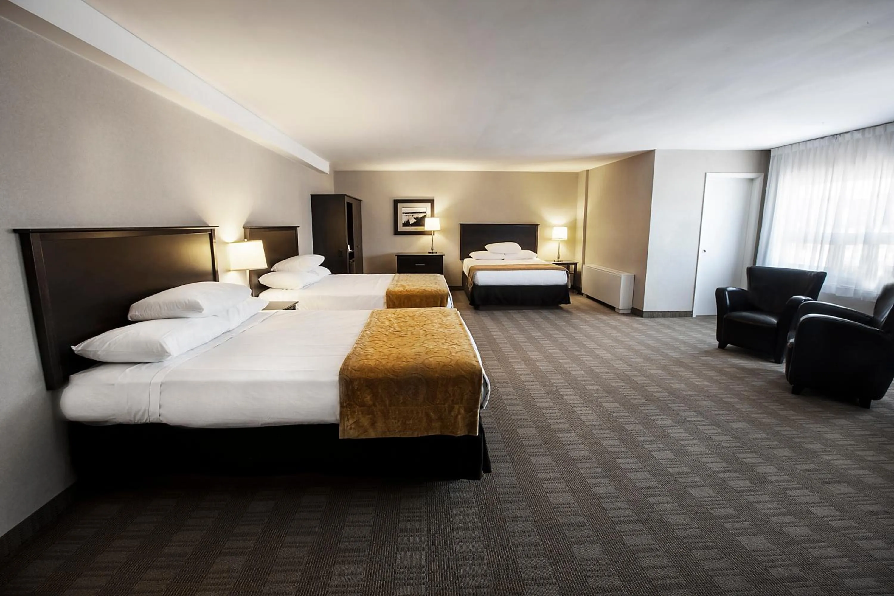 Photo of the whole room, Bed in Skyline Hotel & Waterpark