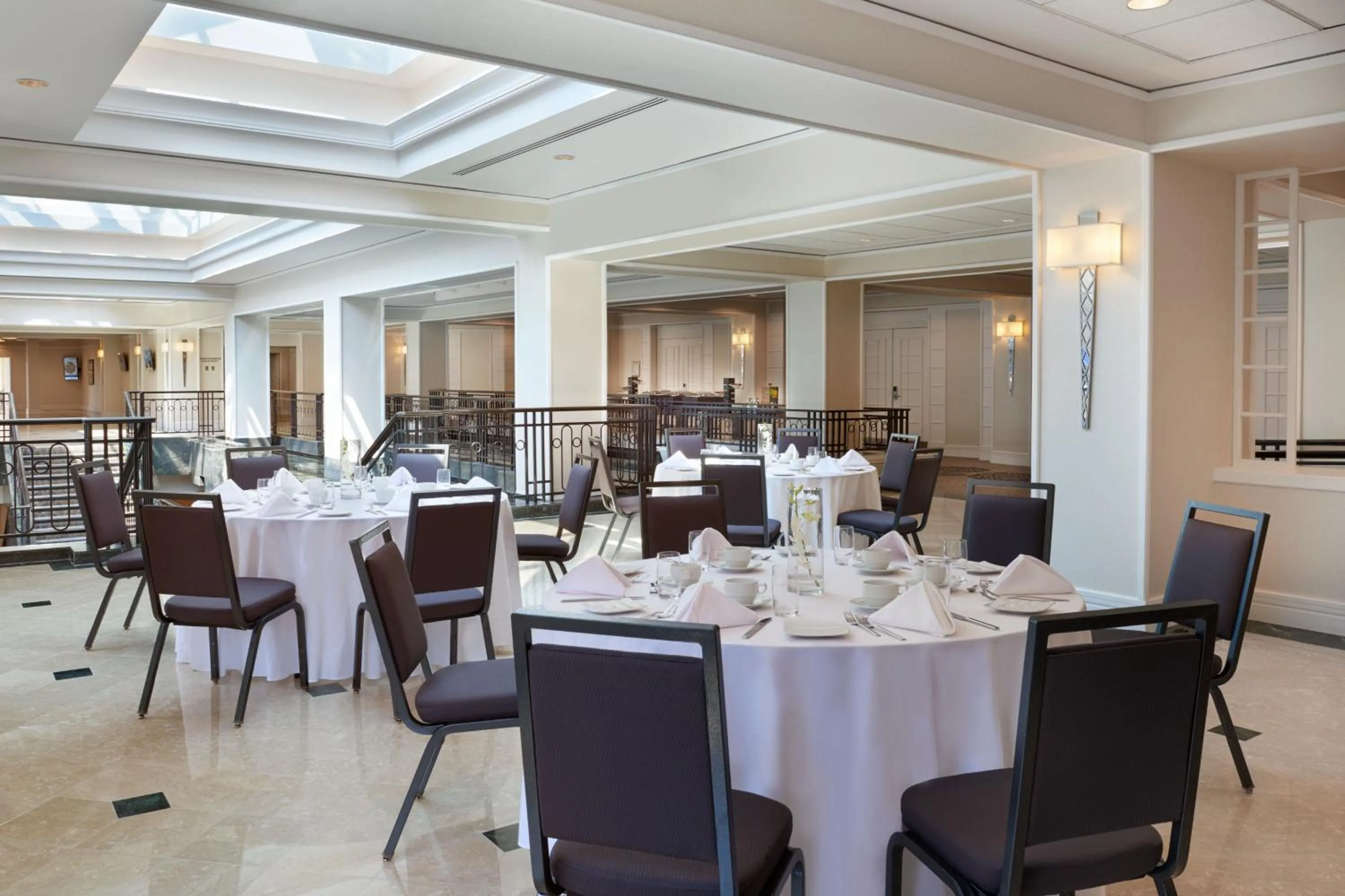 Meeting/conference room in Sheraton Parkway Toronto North Hotel & Suites