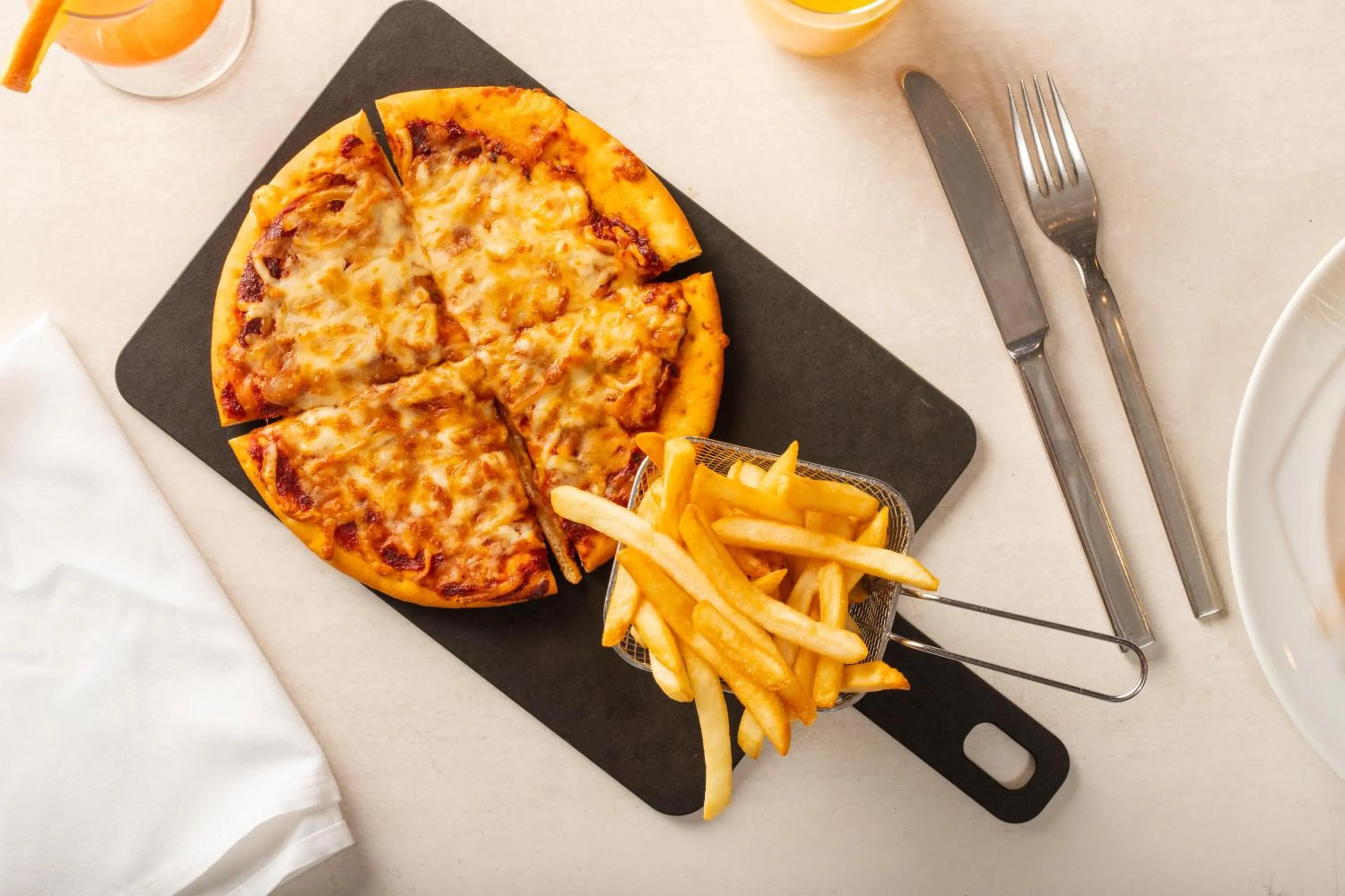 Food and drinks in Sheraton Parkway Toronto North Hotel & Suites