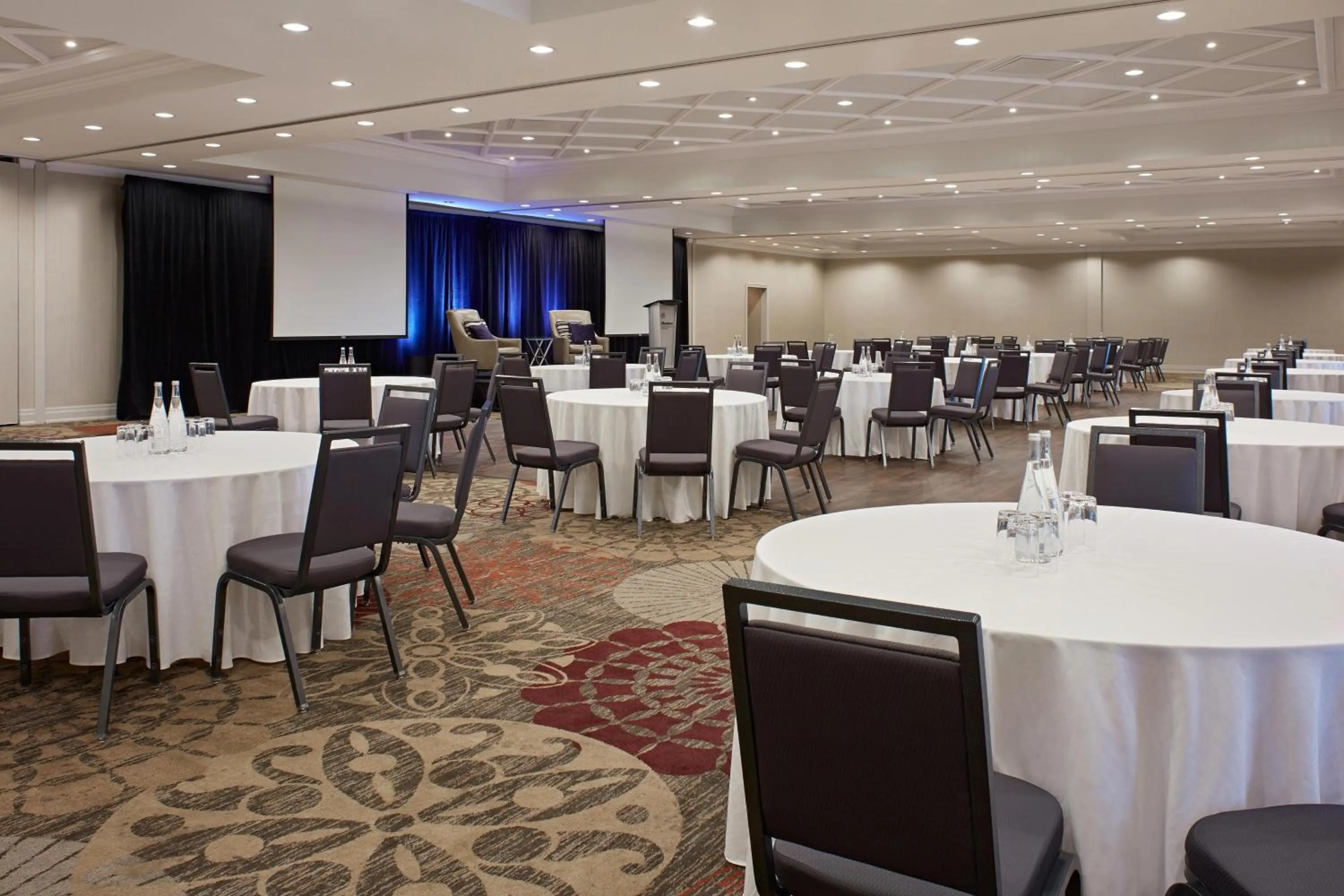 Meeting/conference room in Sheraton Parkway Toronto North Hotel & Suites