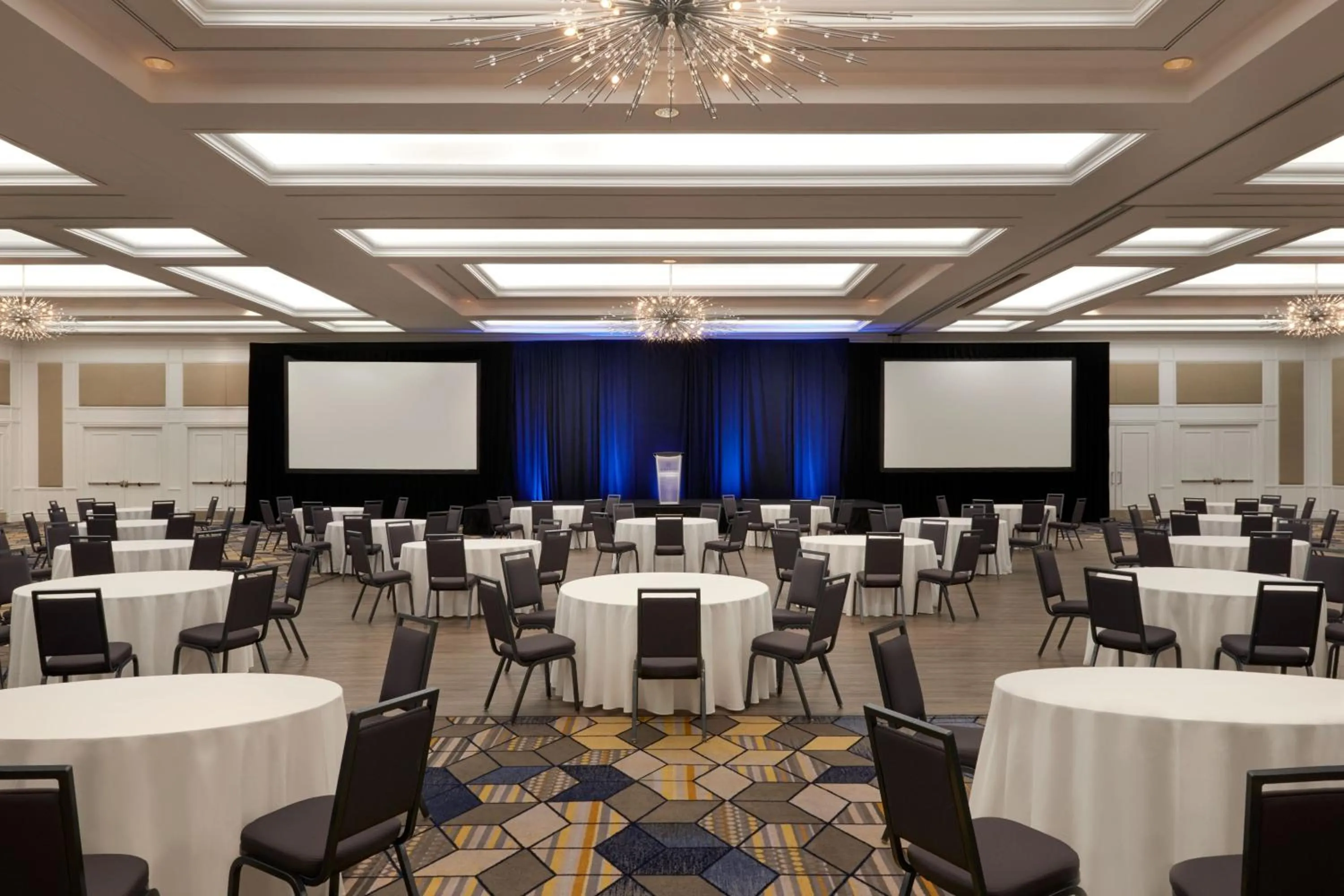 Meeting/conference room in Sheraton Parkway Toronto North Hotel & Suites
