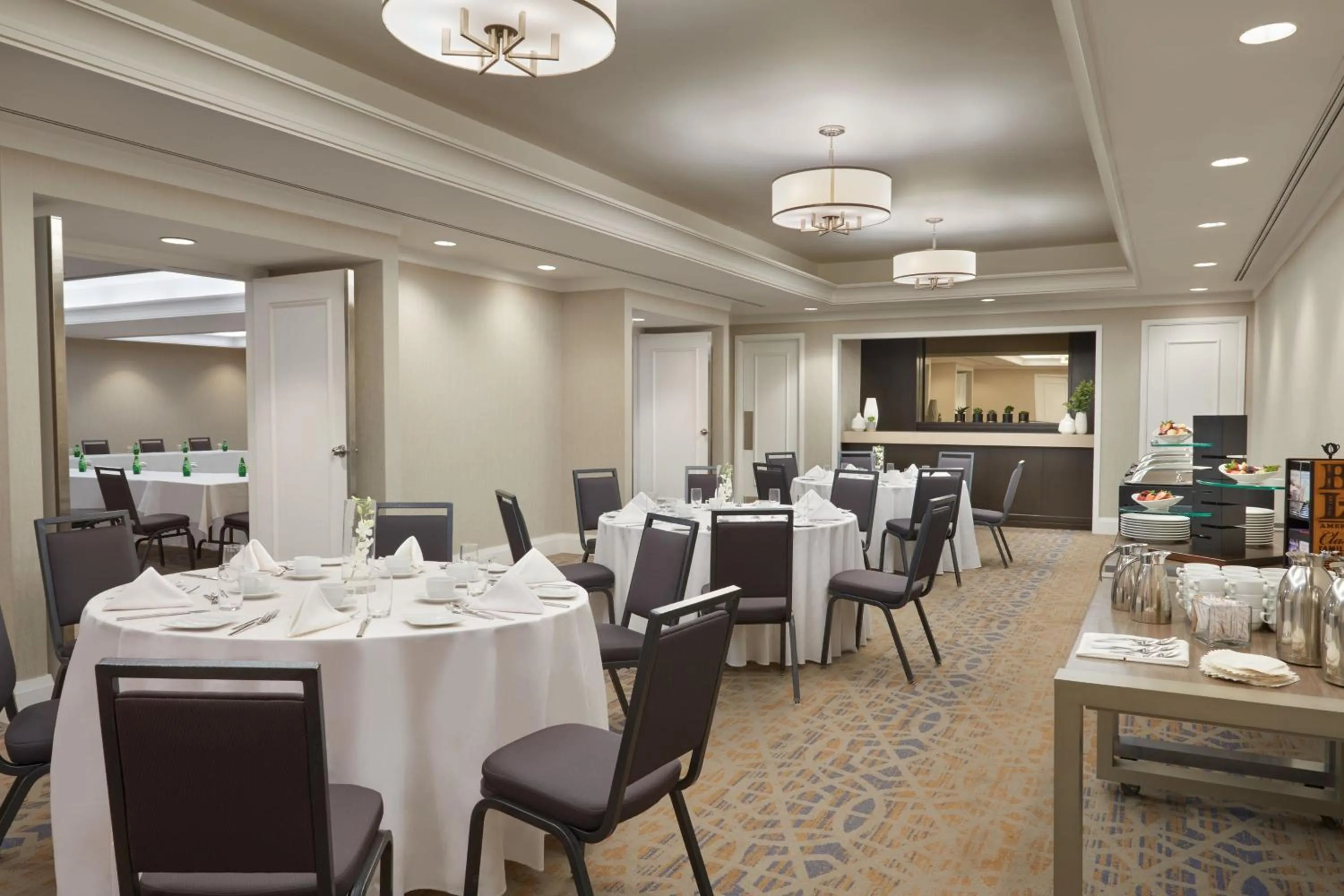 Meeting/conference room in Sheraton Parkway Toronto North Hotel & Suites